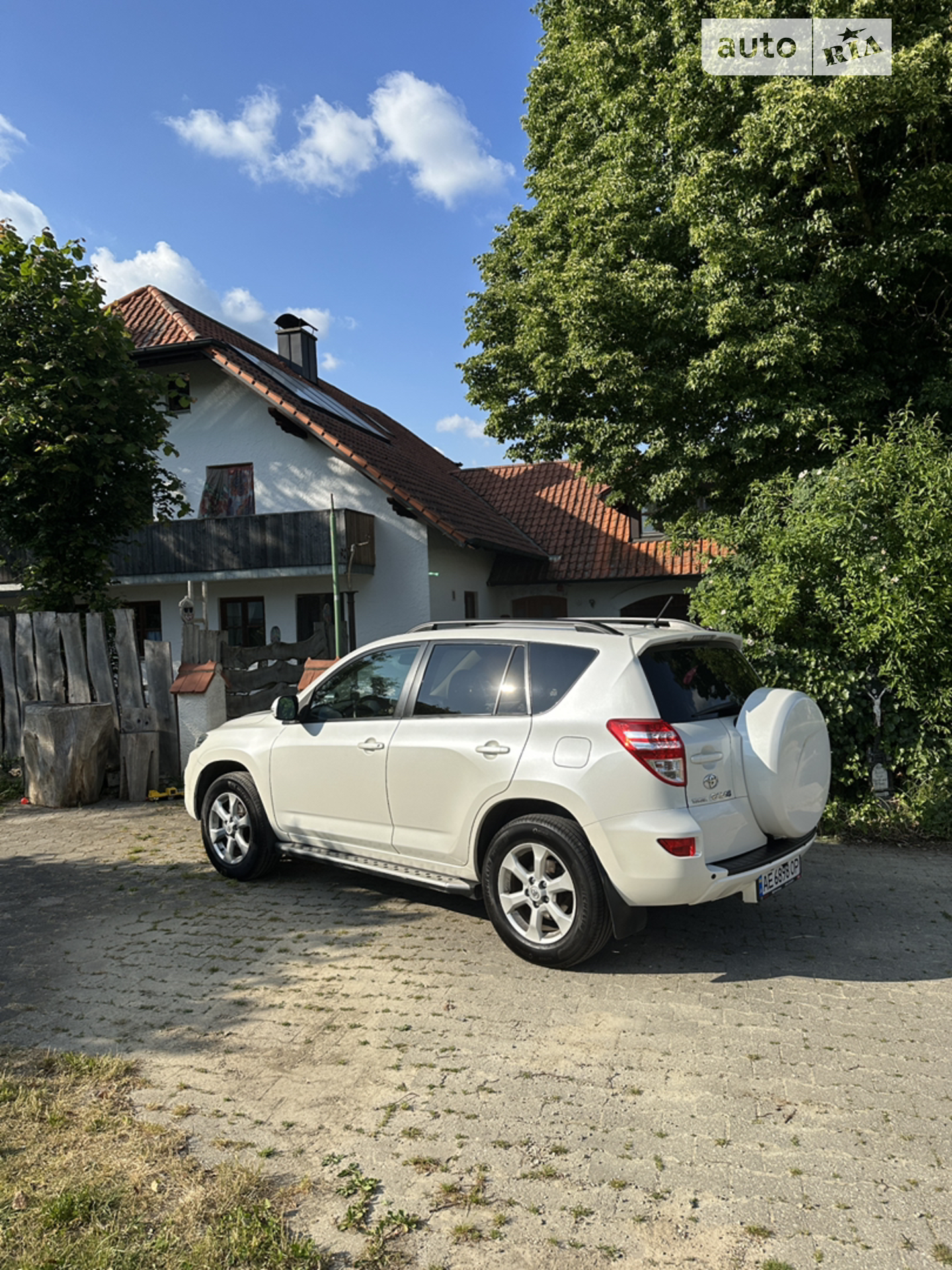 Toyota RAV4, 2011