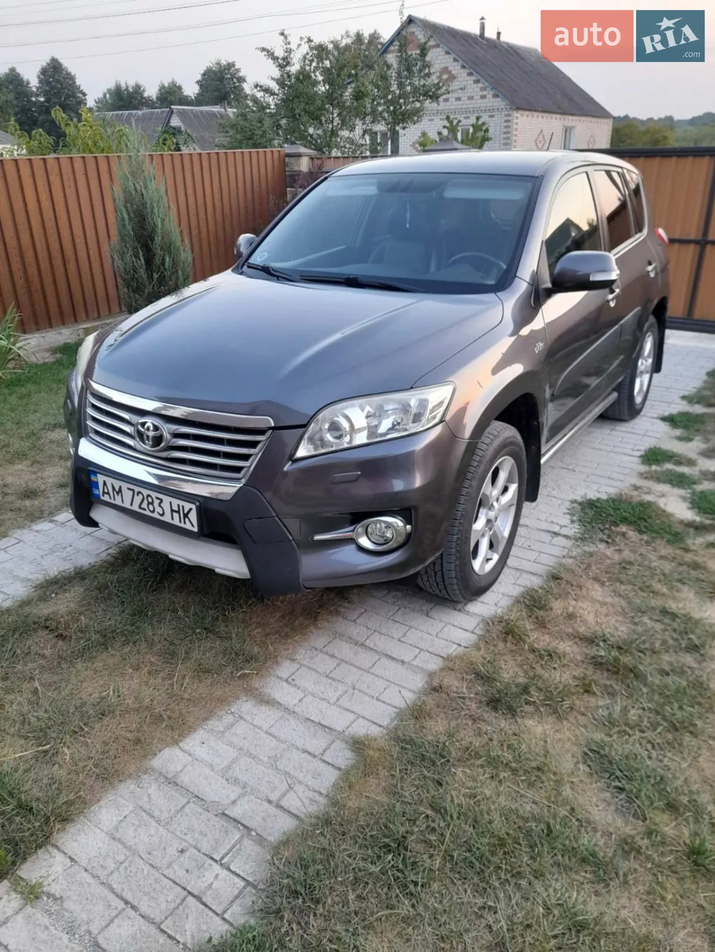 Toyota RAV4, 2011