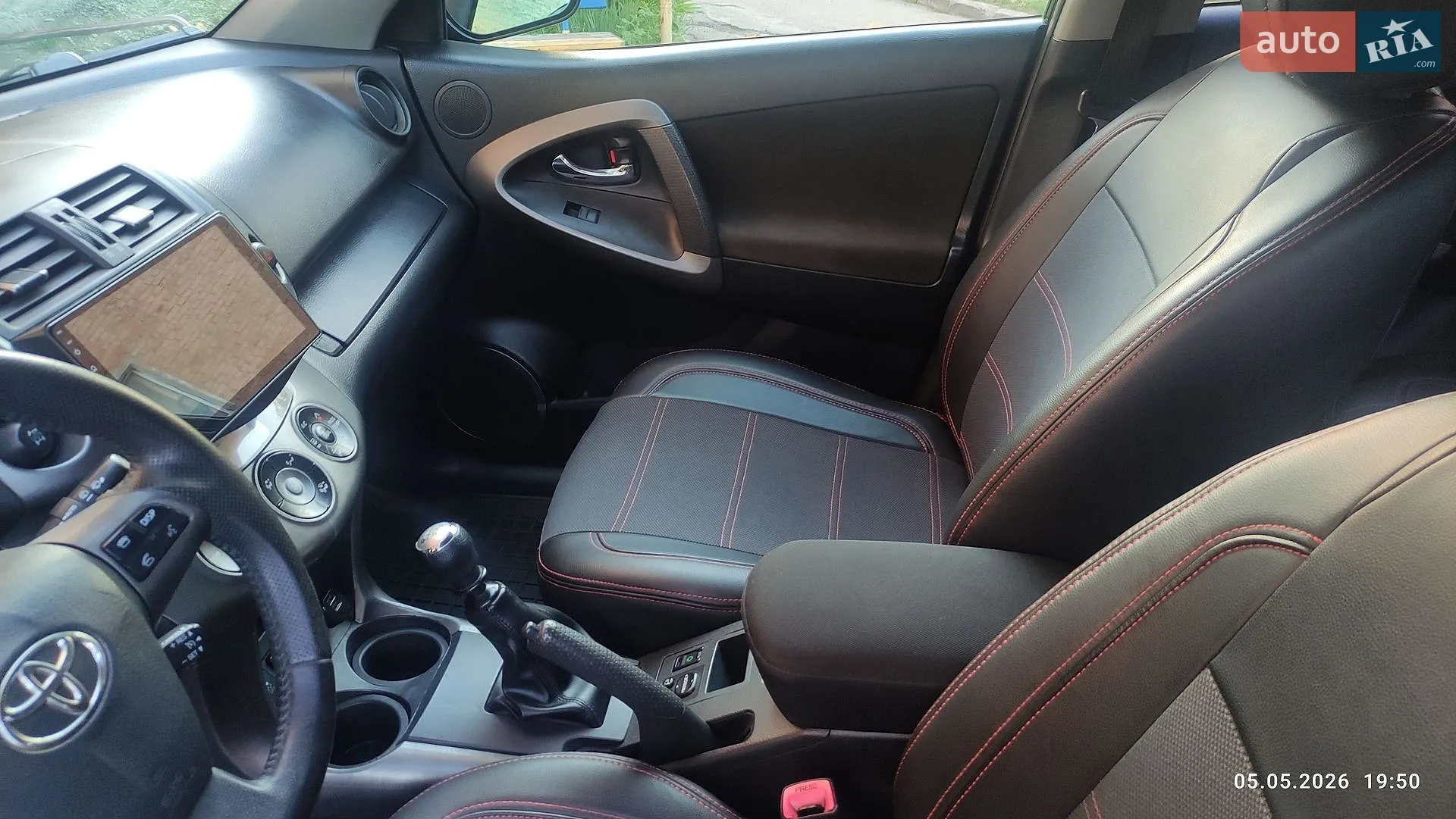 Toyota RAV4, 2011