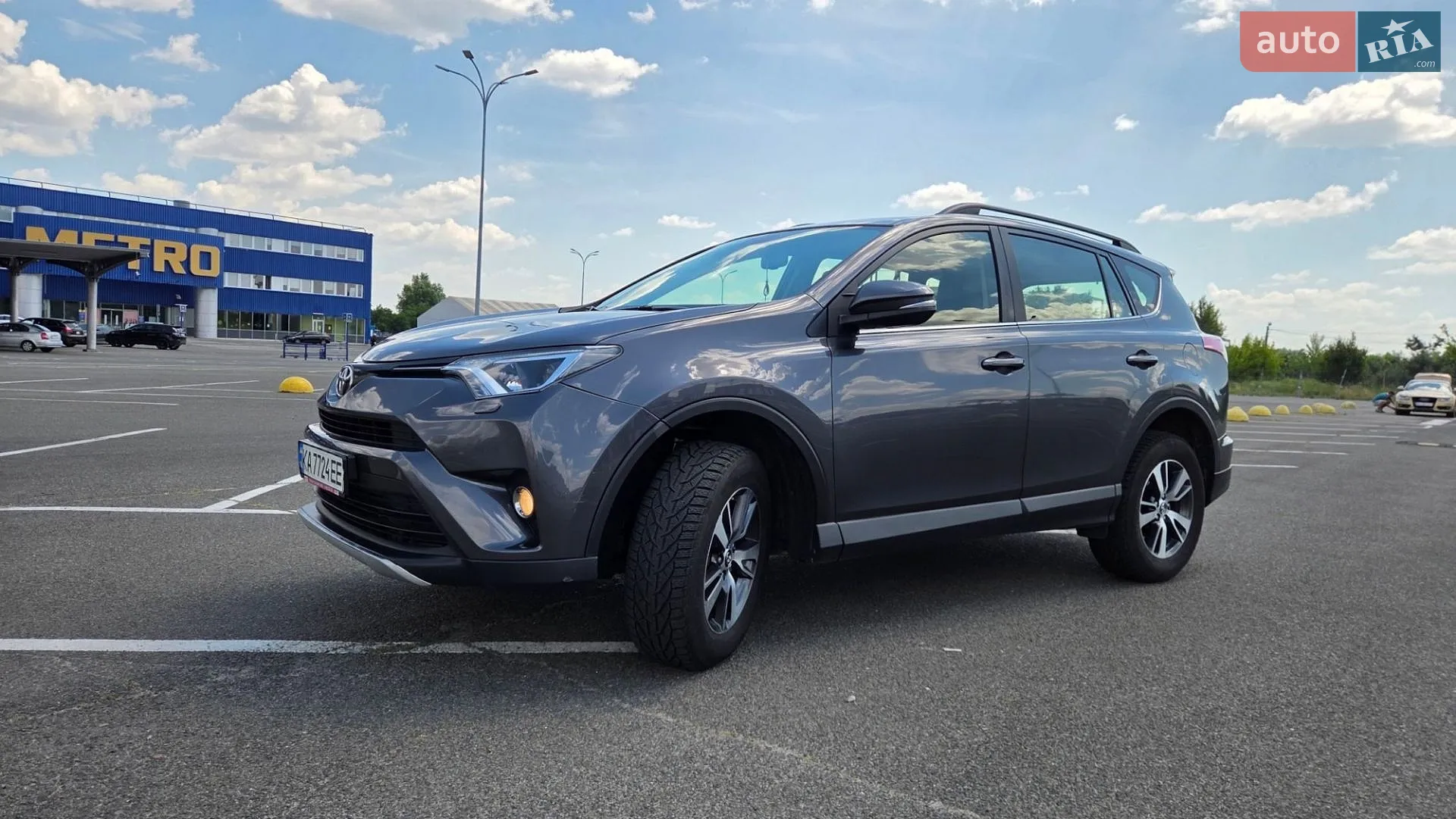 Toyota RAV4 2017 — 1