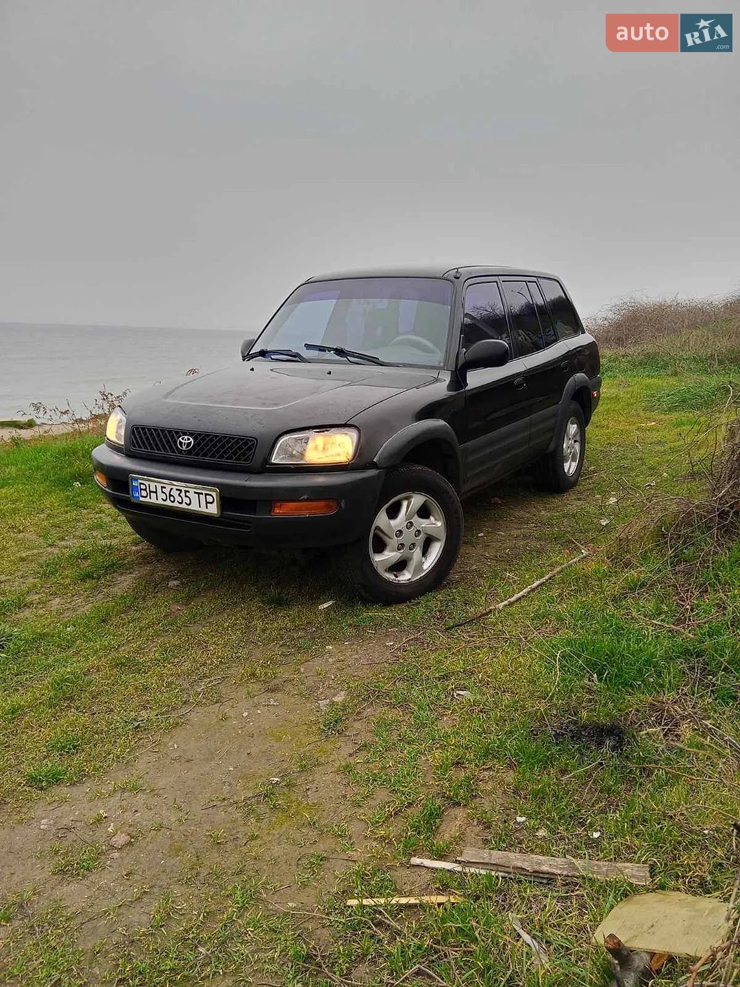 Toyota RAV4, 1998