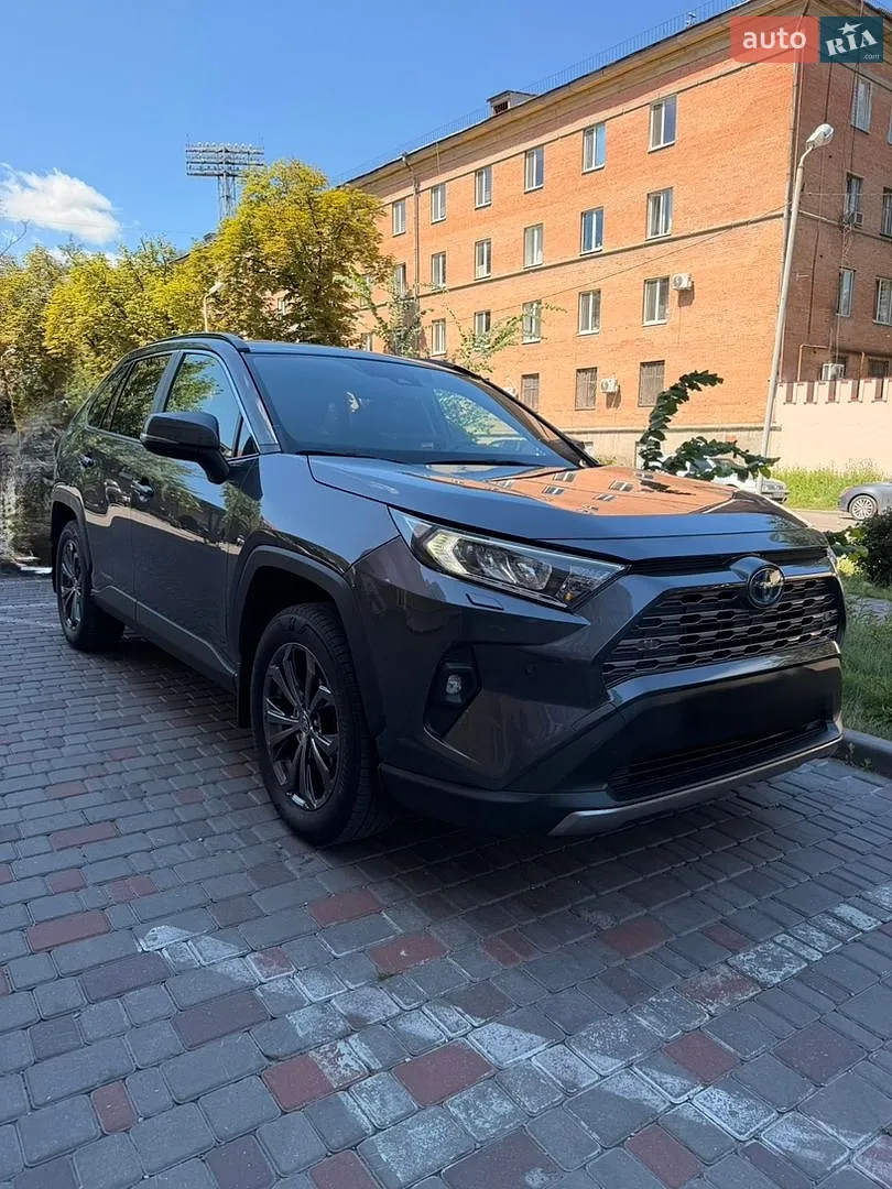 Toyota RAV4, 2024
