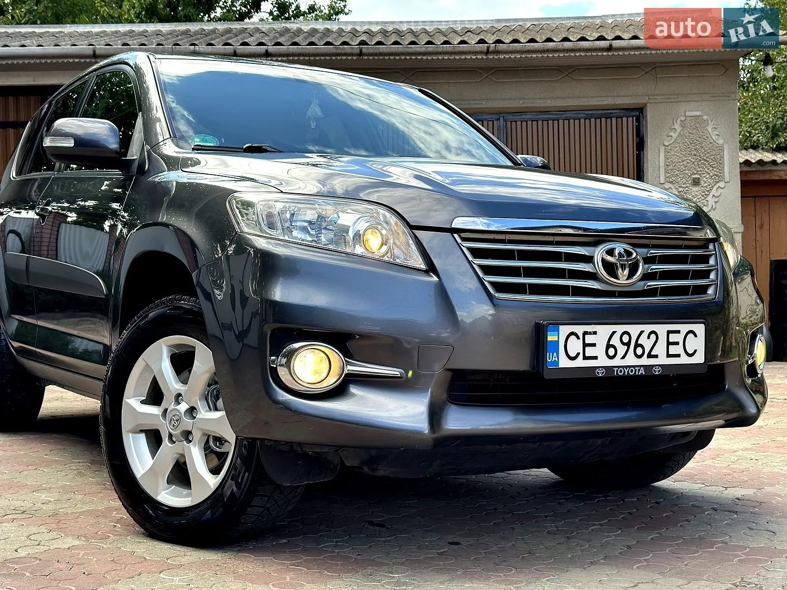 Toyota RAV4, 2010