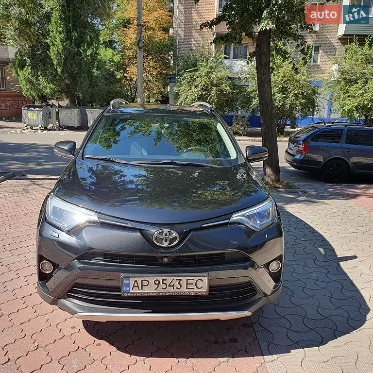 Toyota RAV4, 2016