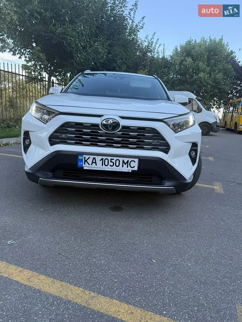 Toyota RAV4, 2023