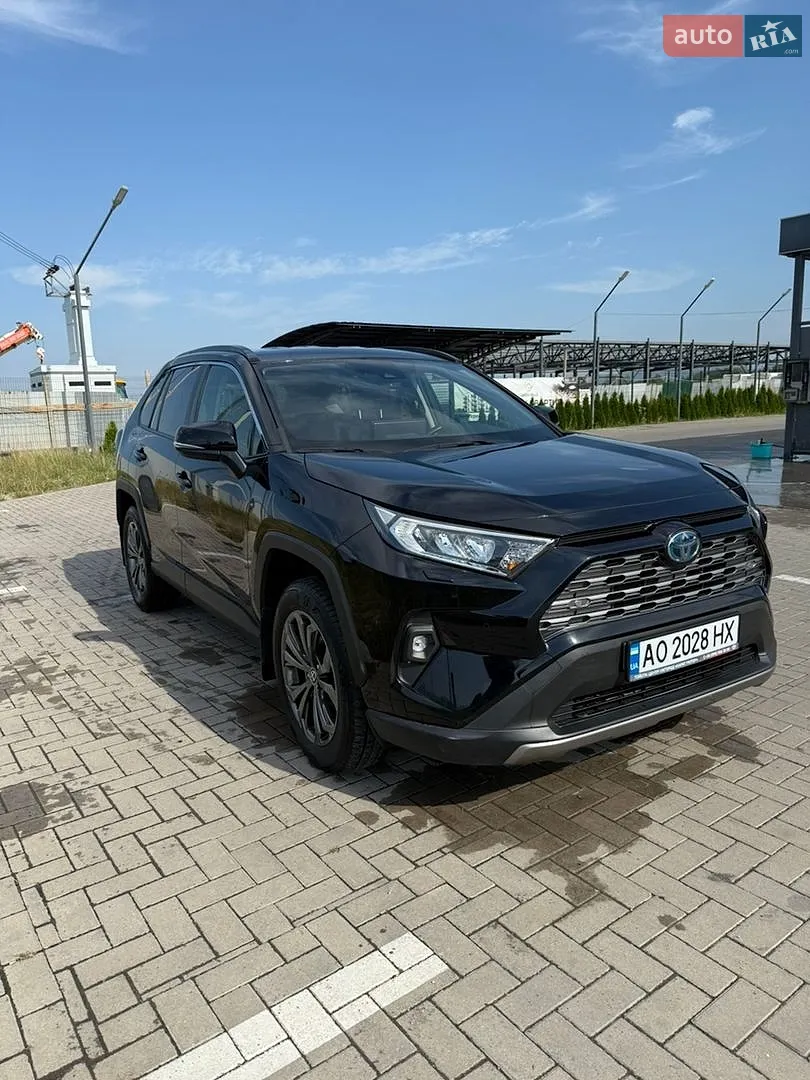 Toyota RAV4, 2023
