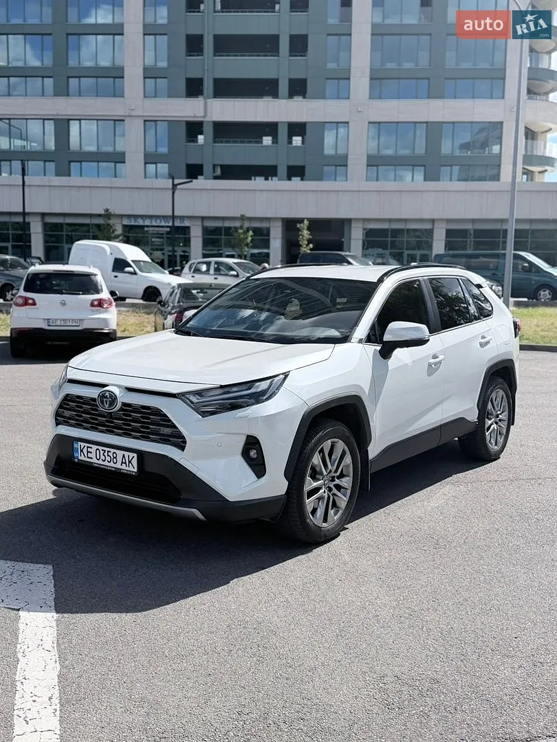 Toyota RAV4, 2024