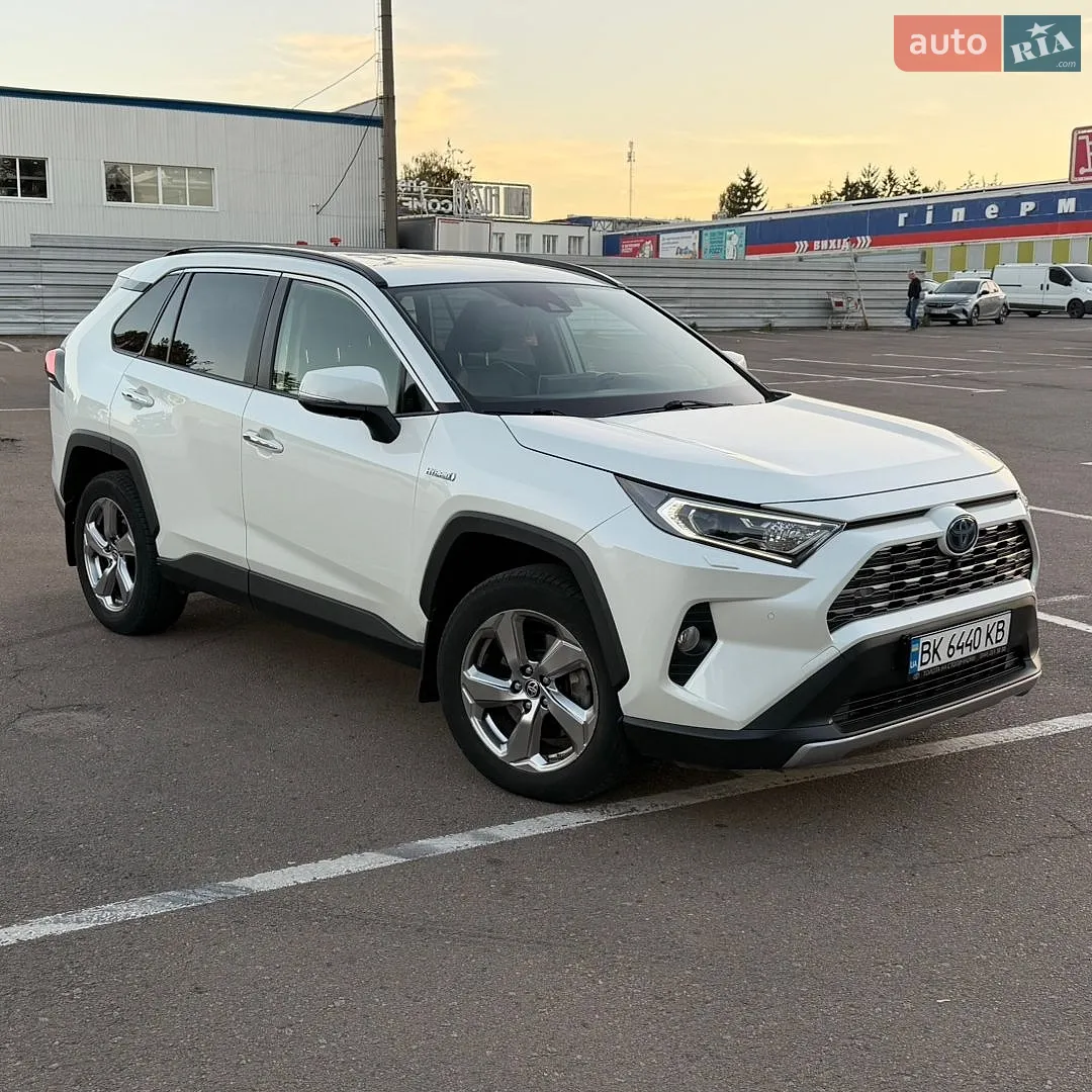 Toyota RAV4 2019 — 1