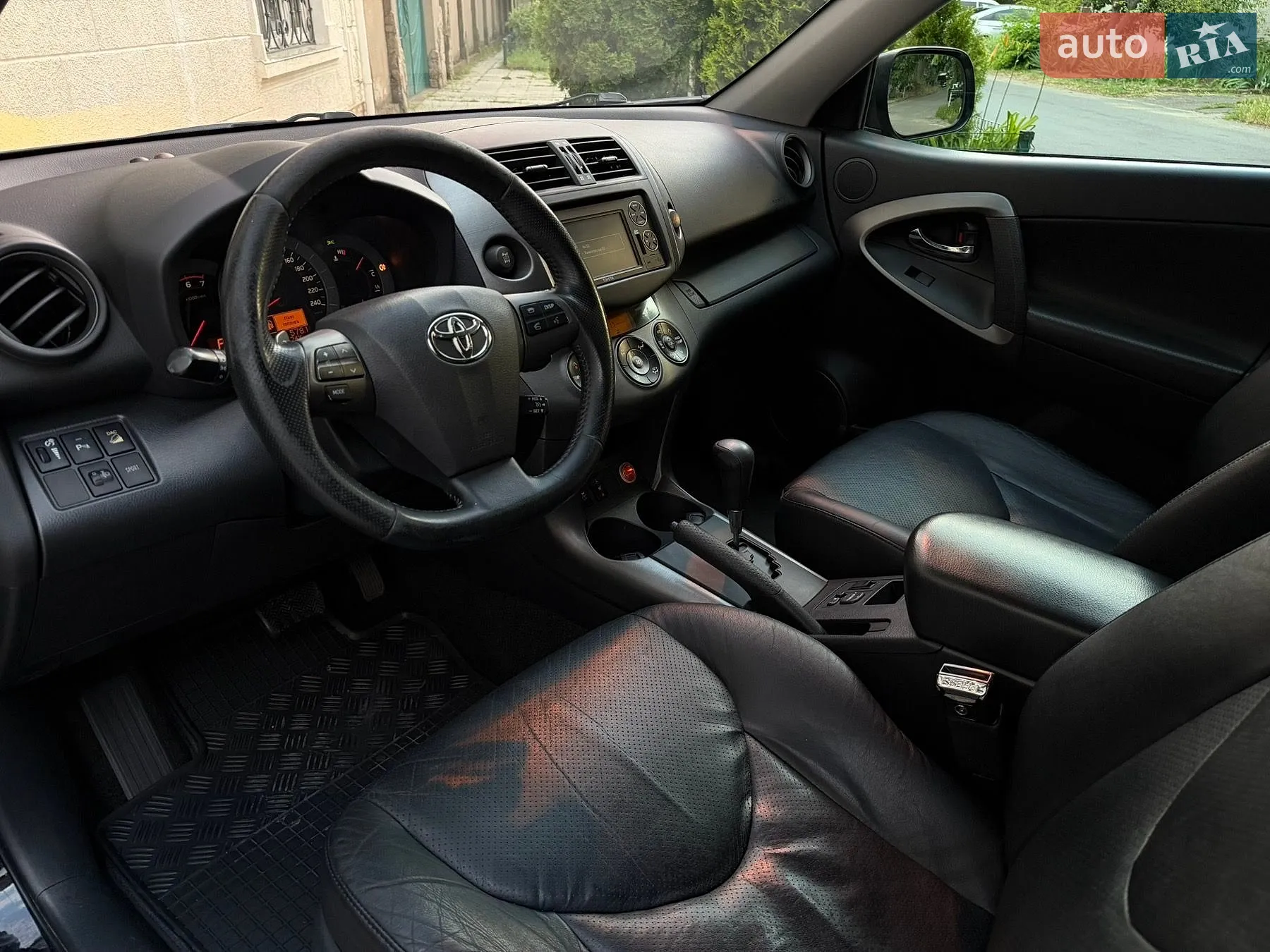 Toyota RAV4, 2009