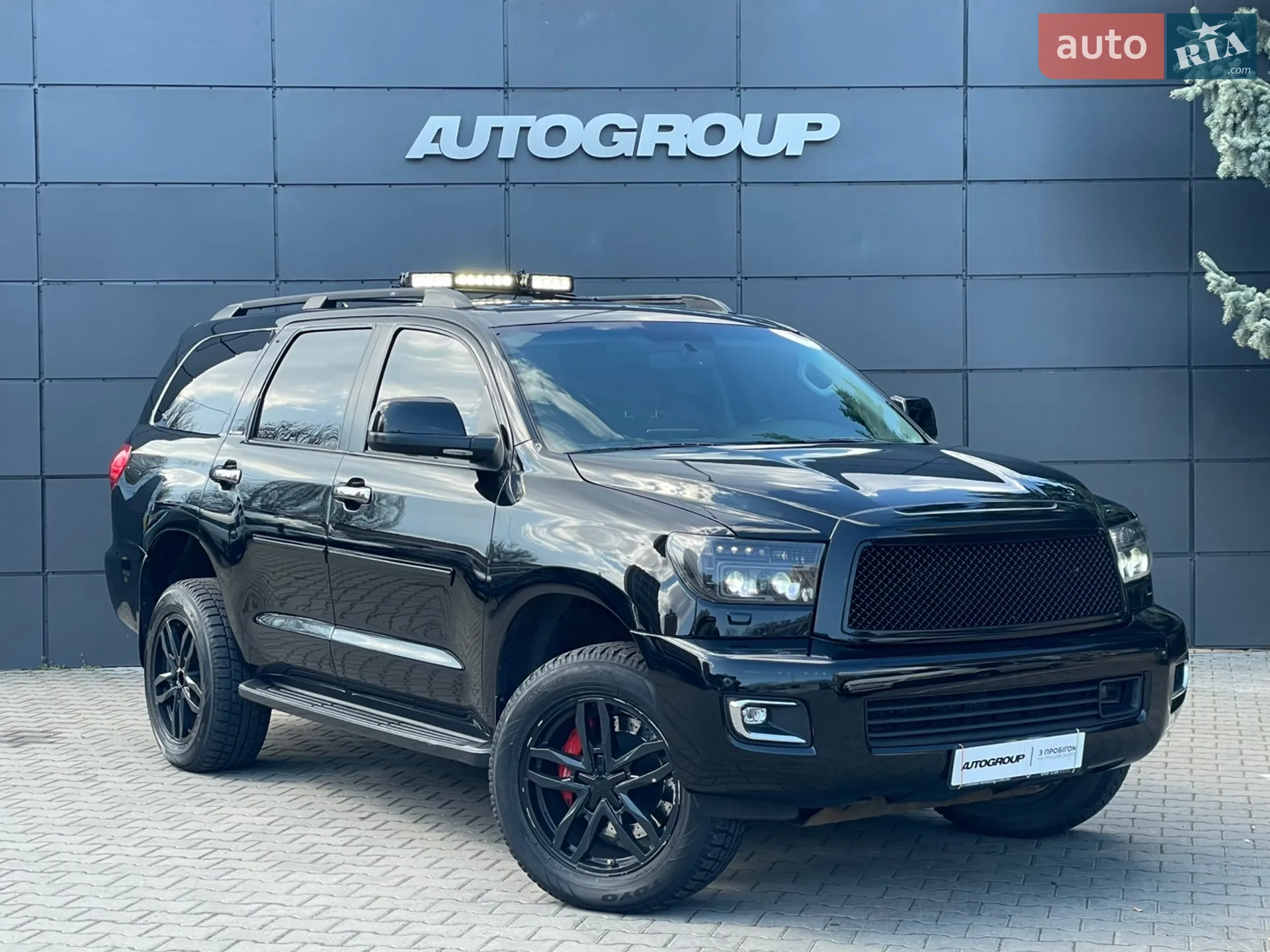 Toyota Sequoia, 2011