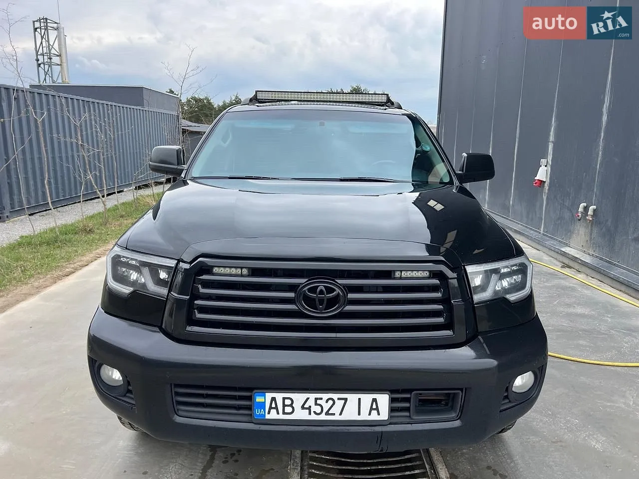 Toyota Sequoia, 2011
