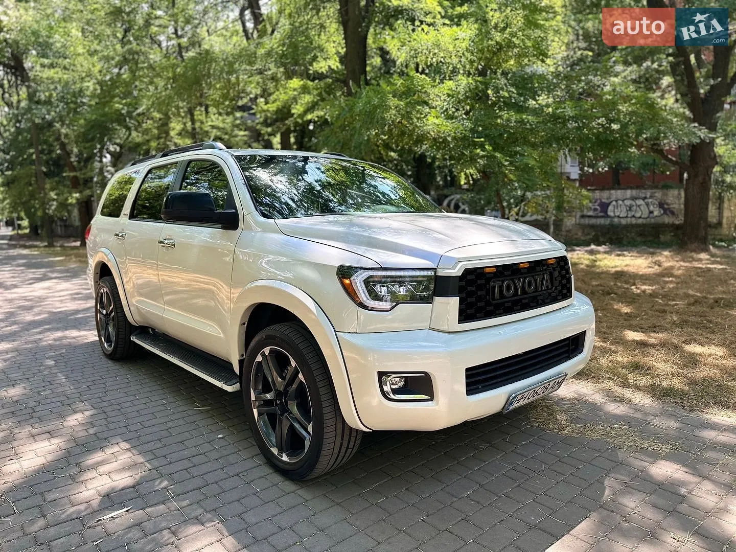 Toyota Sequoia, 2012