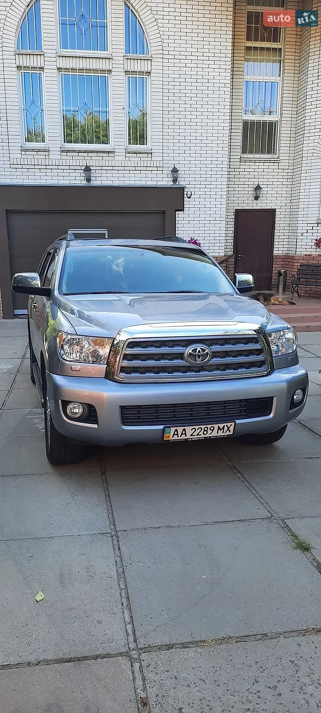 Toyota Sequoia, 2008