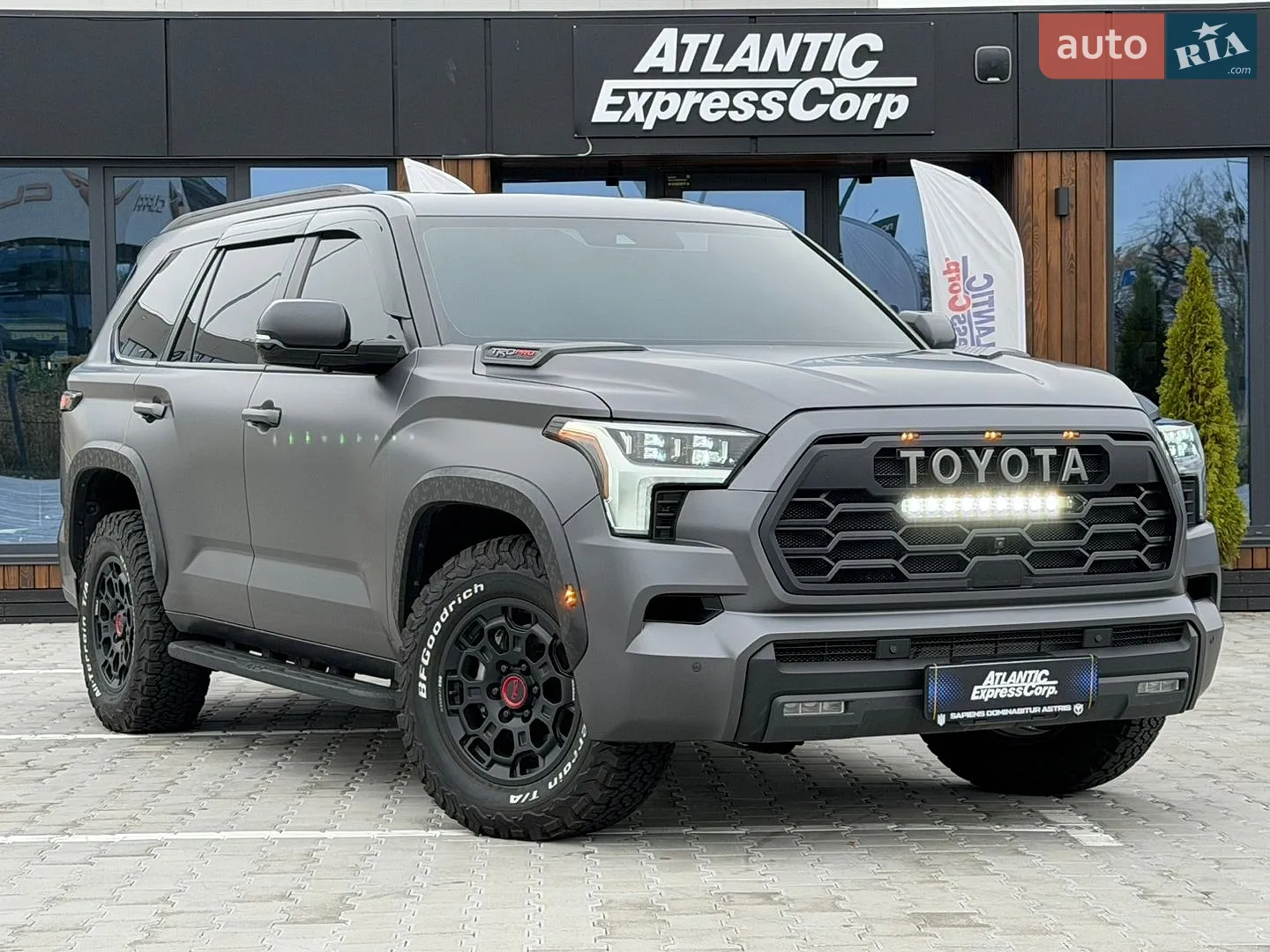 Toyota Sequoia, 2023