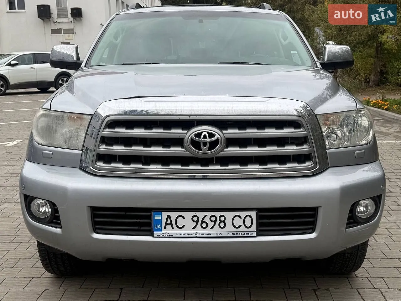 Toyota Sequoia, 2012