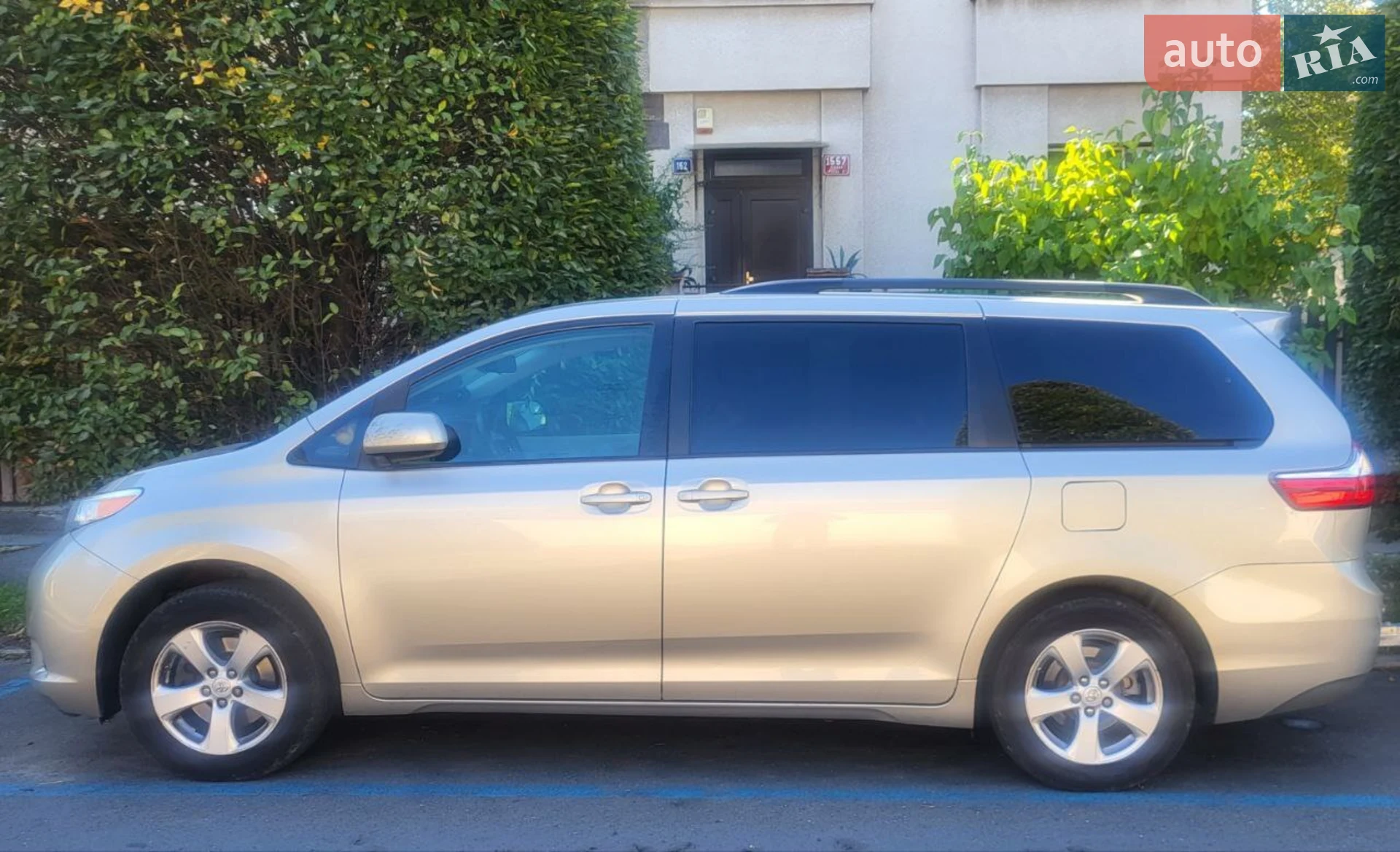 Toyota Sienna, 2016