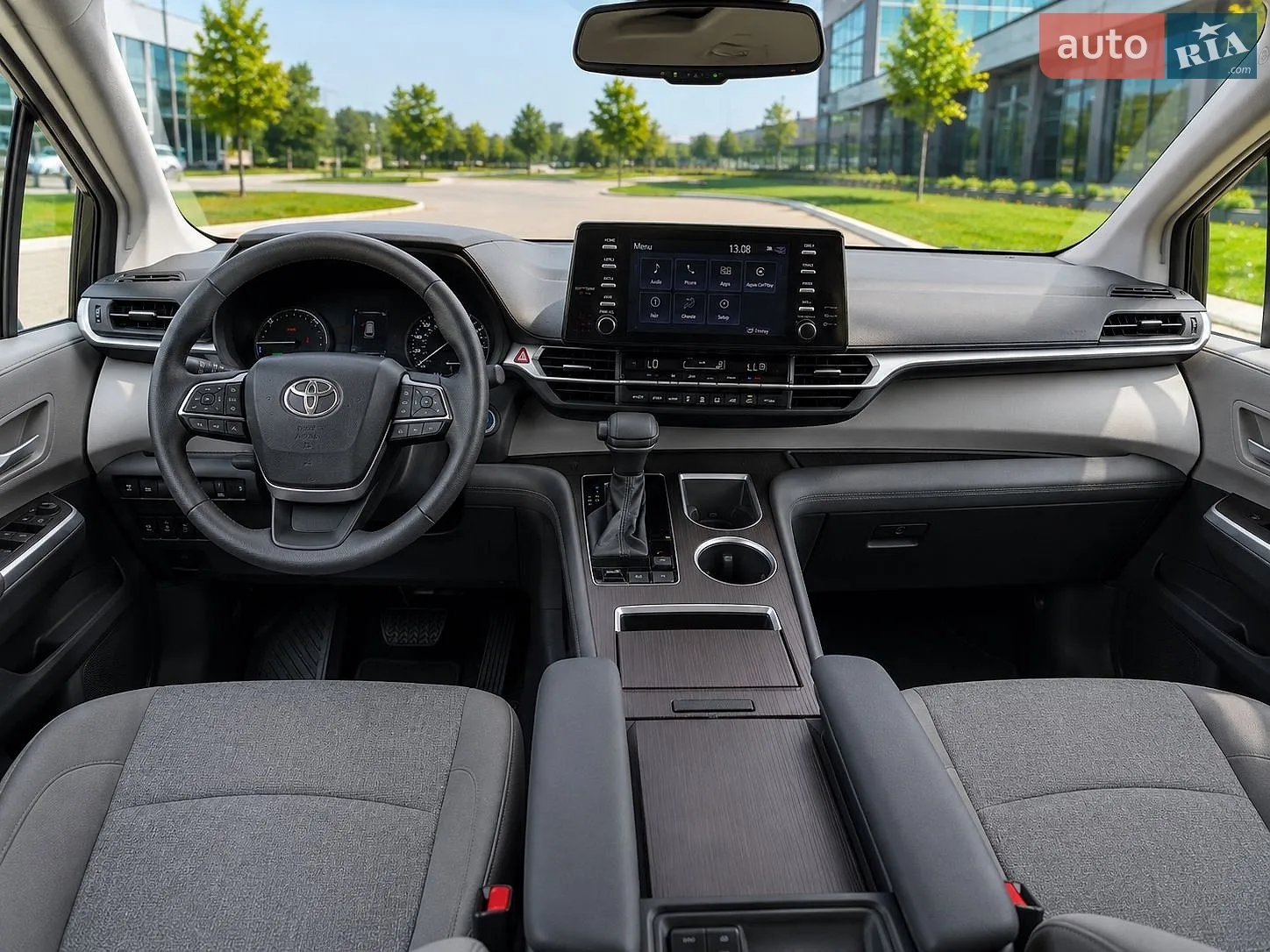 Toyota Sienna, 2024