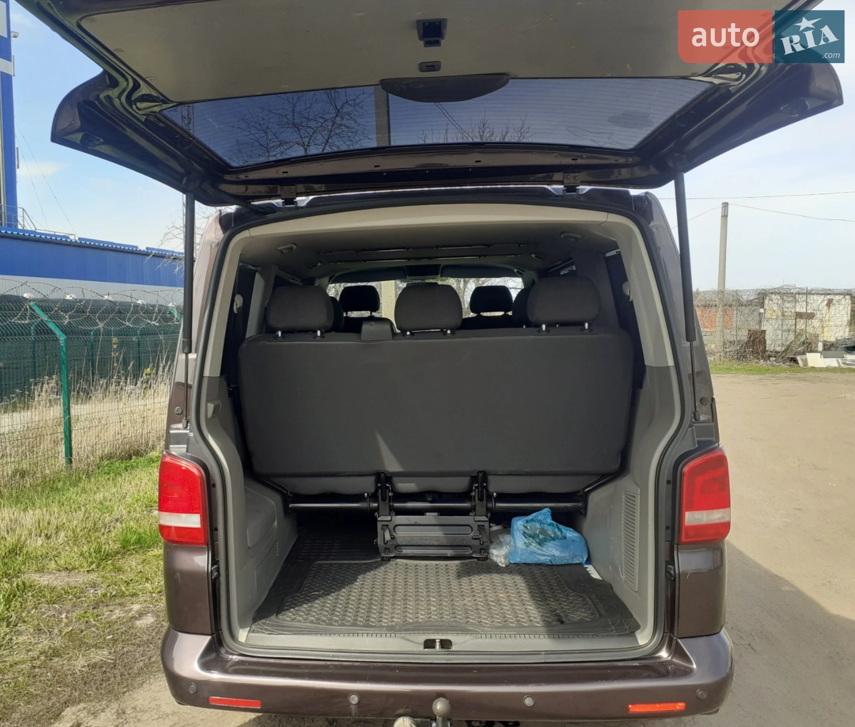 Volkswagen Caravelle, 2011