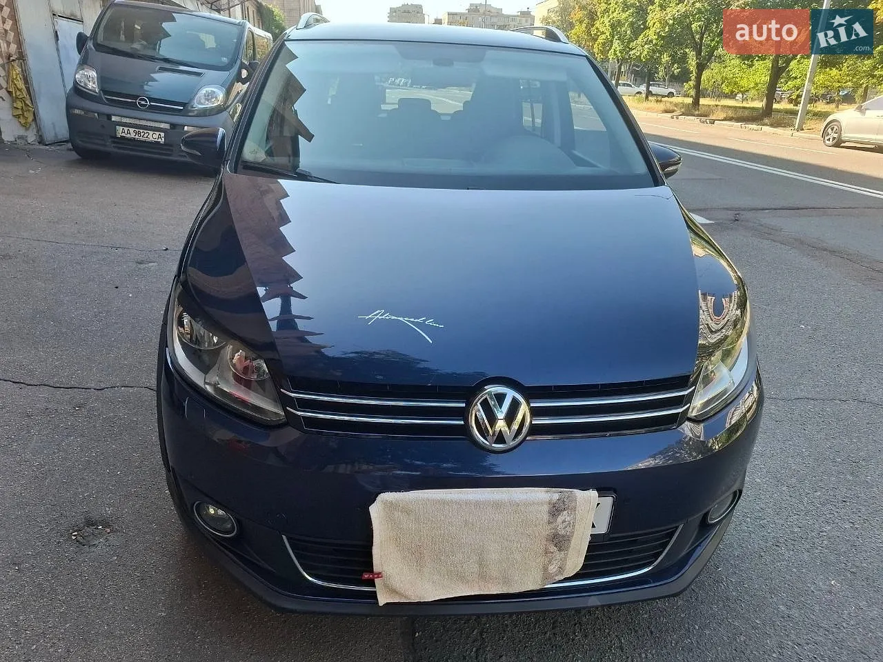 Volkswagen Cross Touran, 2011