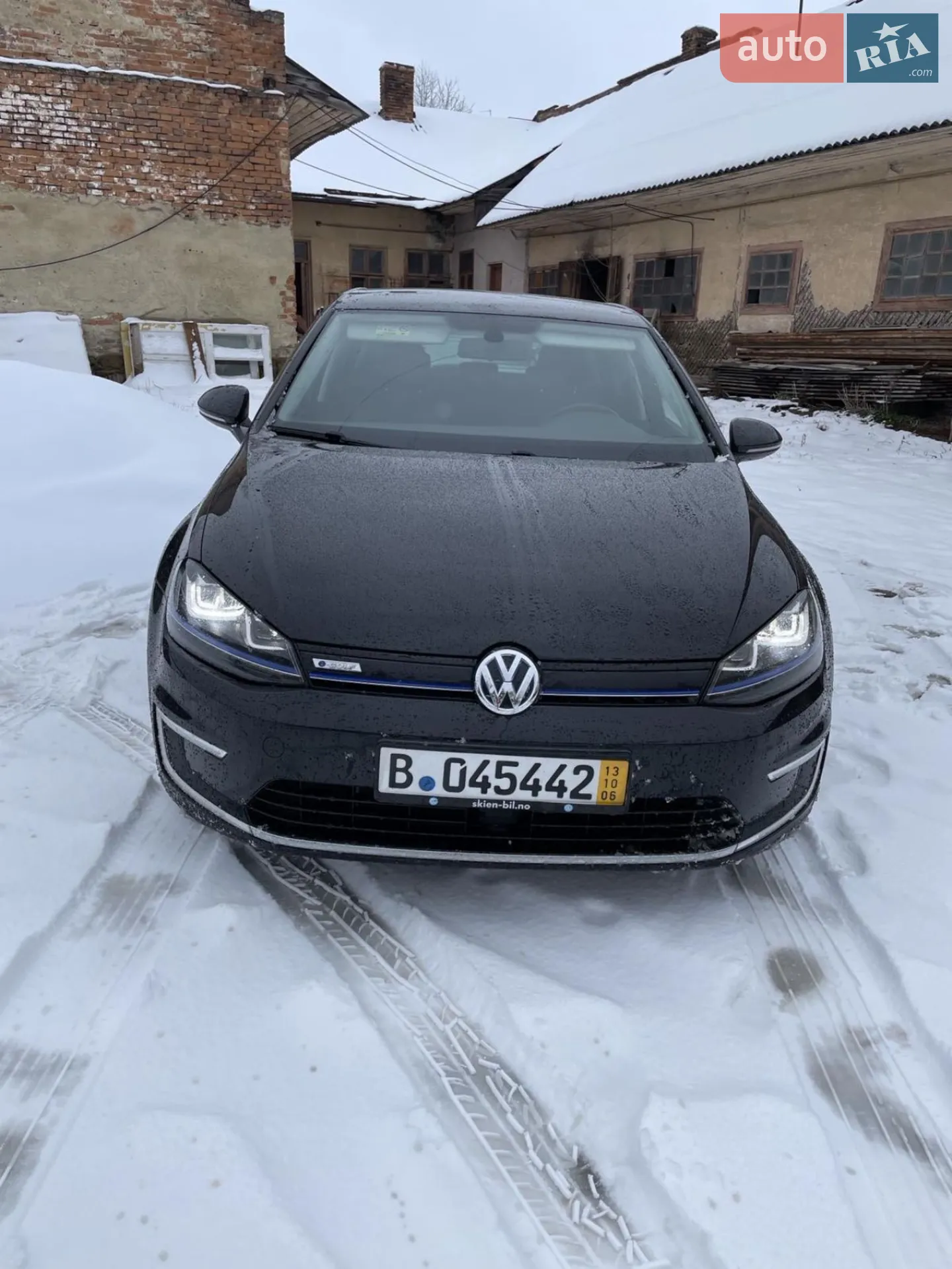 Volkswagen e-Golf, 2015