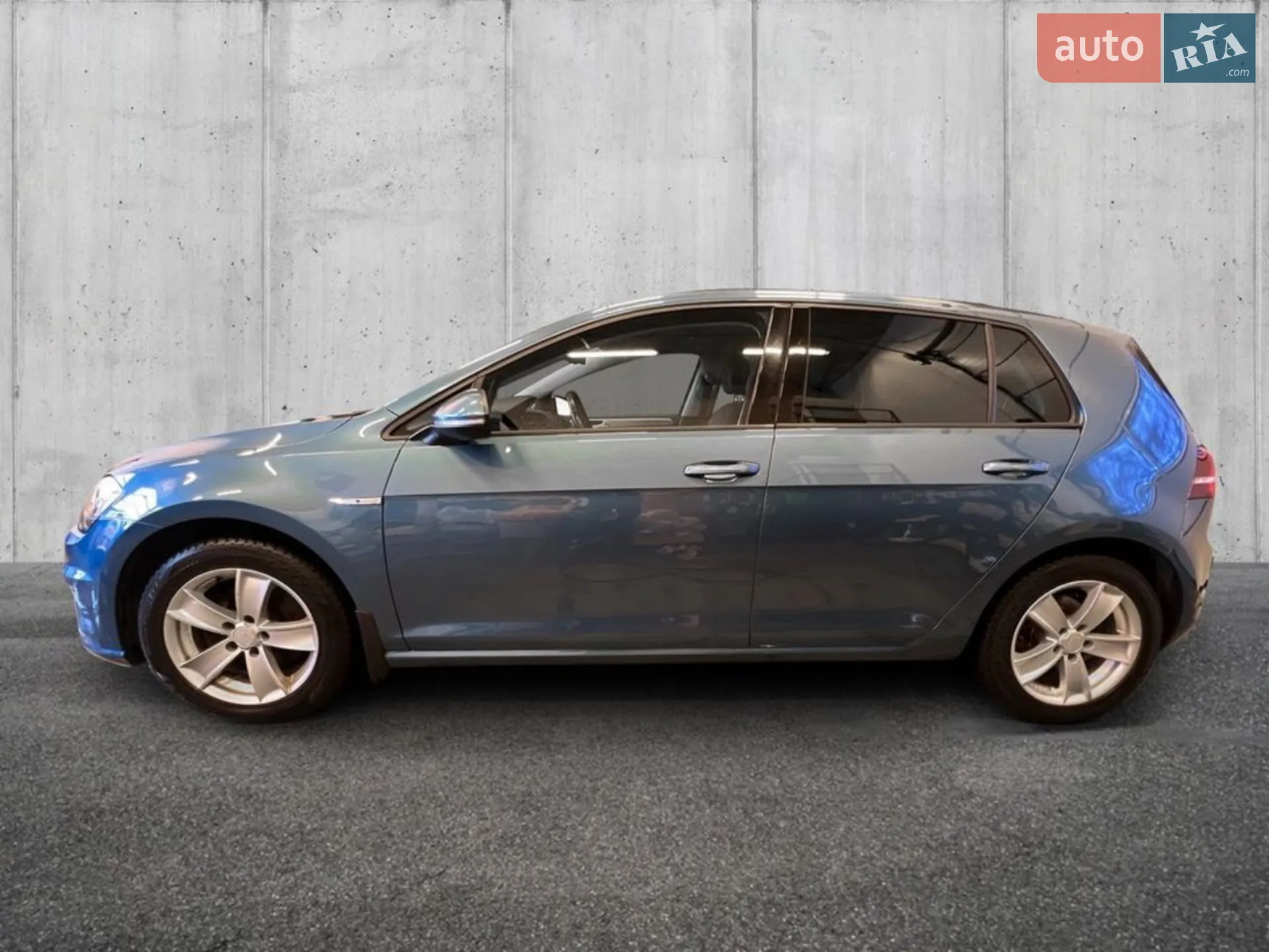 Volkswagen e-Golf, 2015