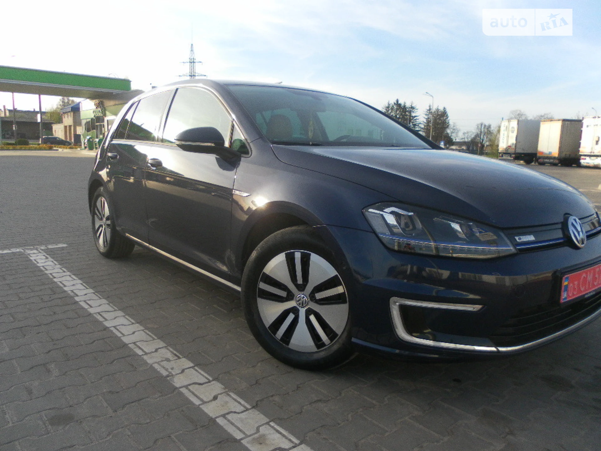 Volkswagen e-Golf, 2015