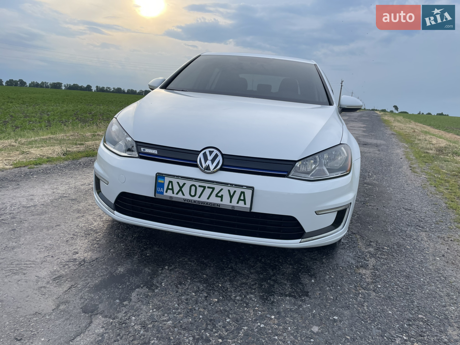 Volkswagen e-Golf, 2015