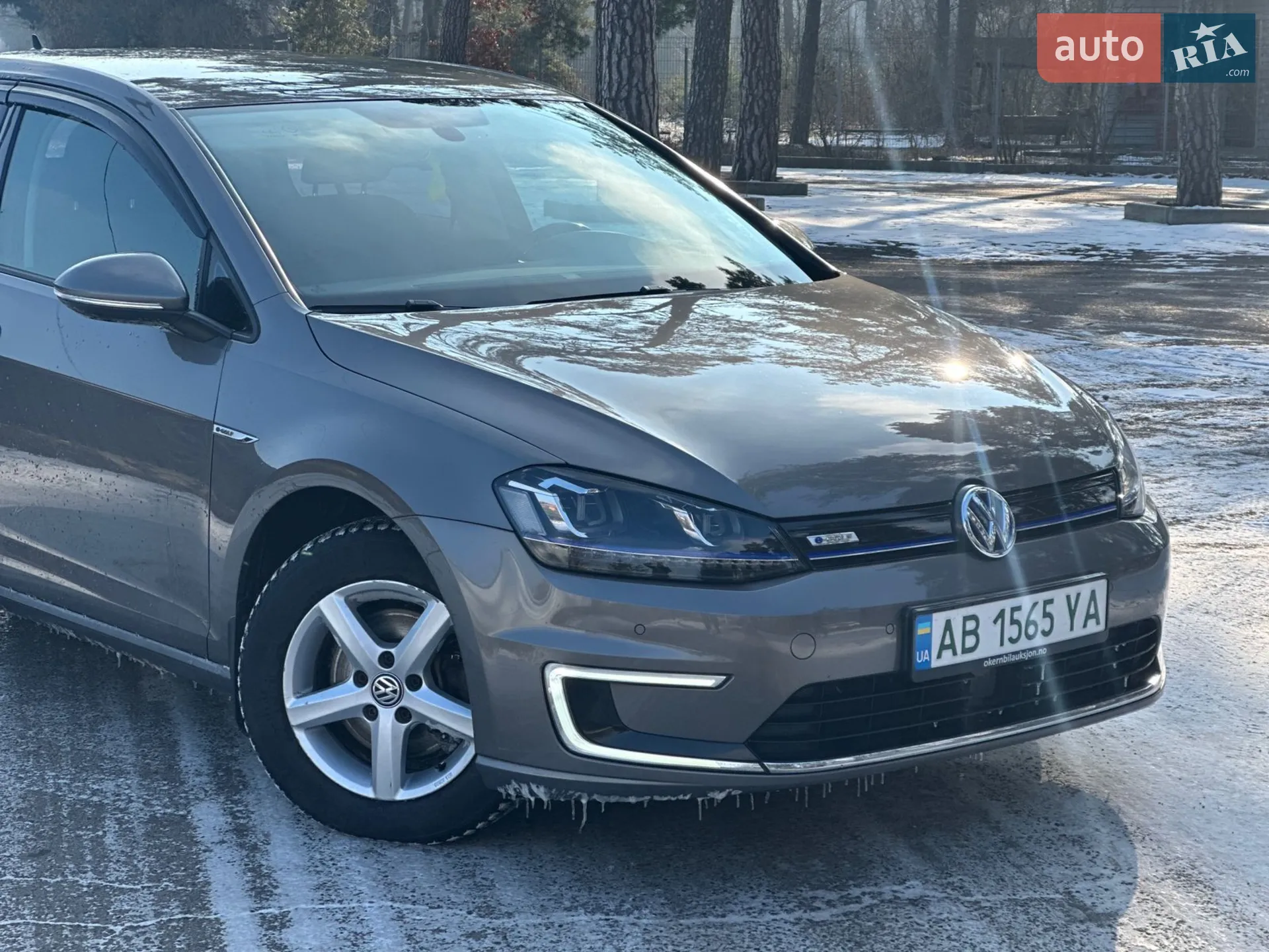 Volkswagen e-Golf, 2015