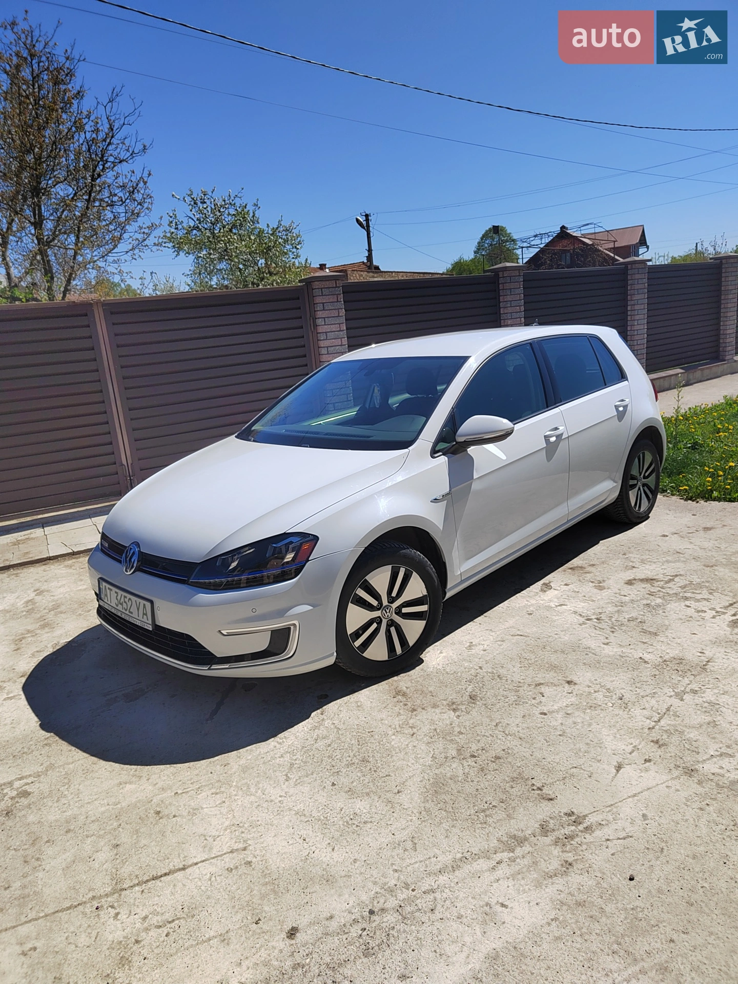 Volkswagen e-Golf, 2014