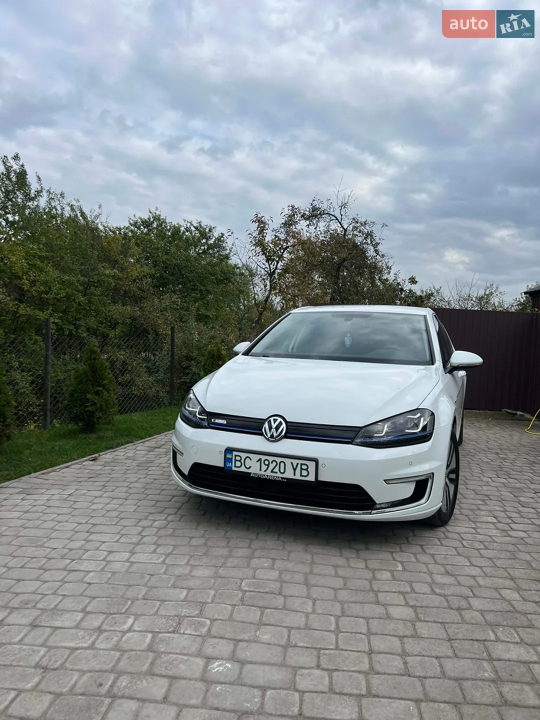 Volkswagen e-Golf, 2015