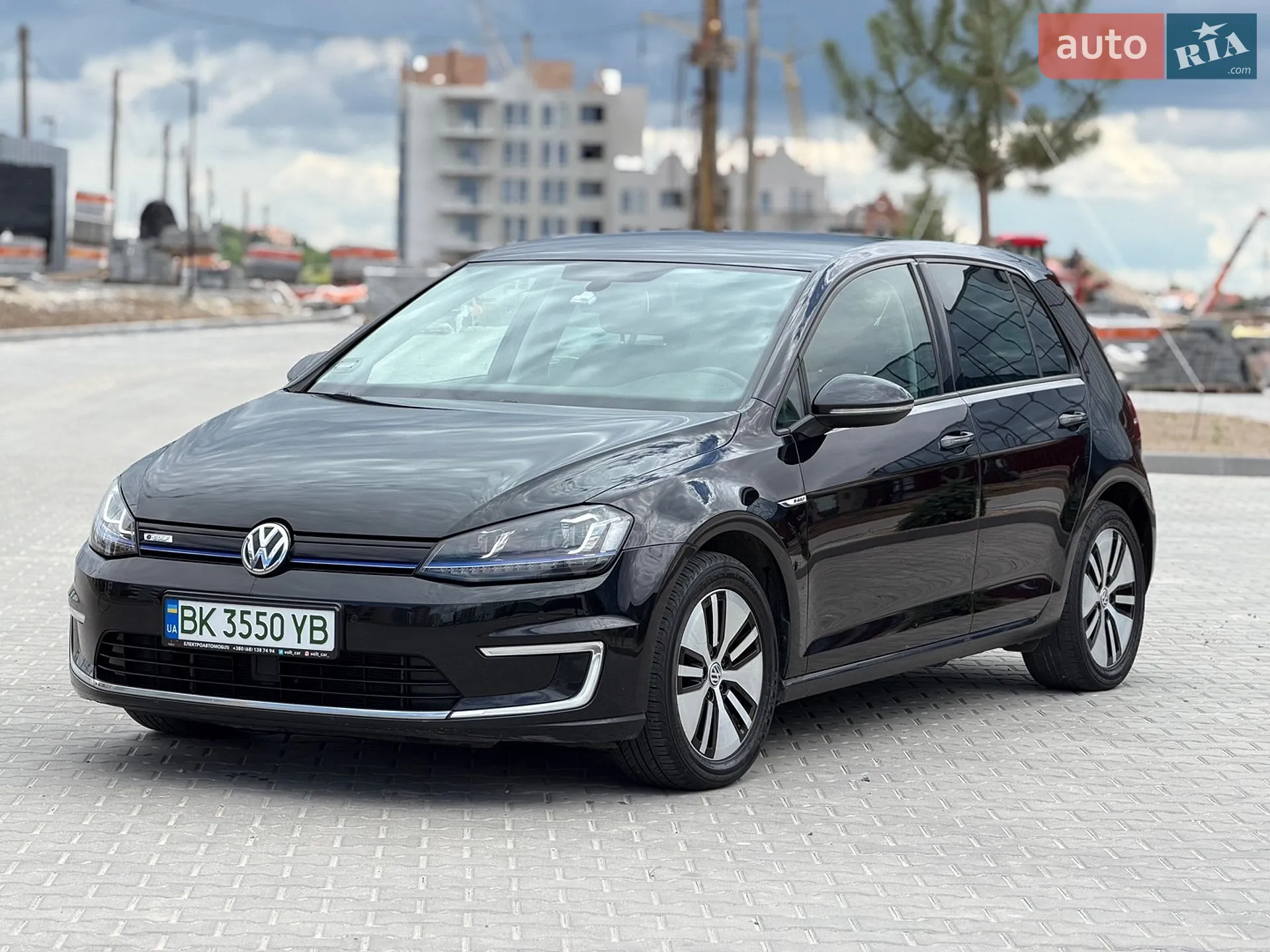 Volkswagen e-Golf, 2014