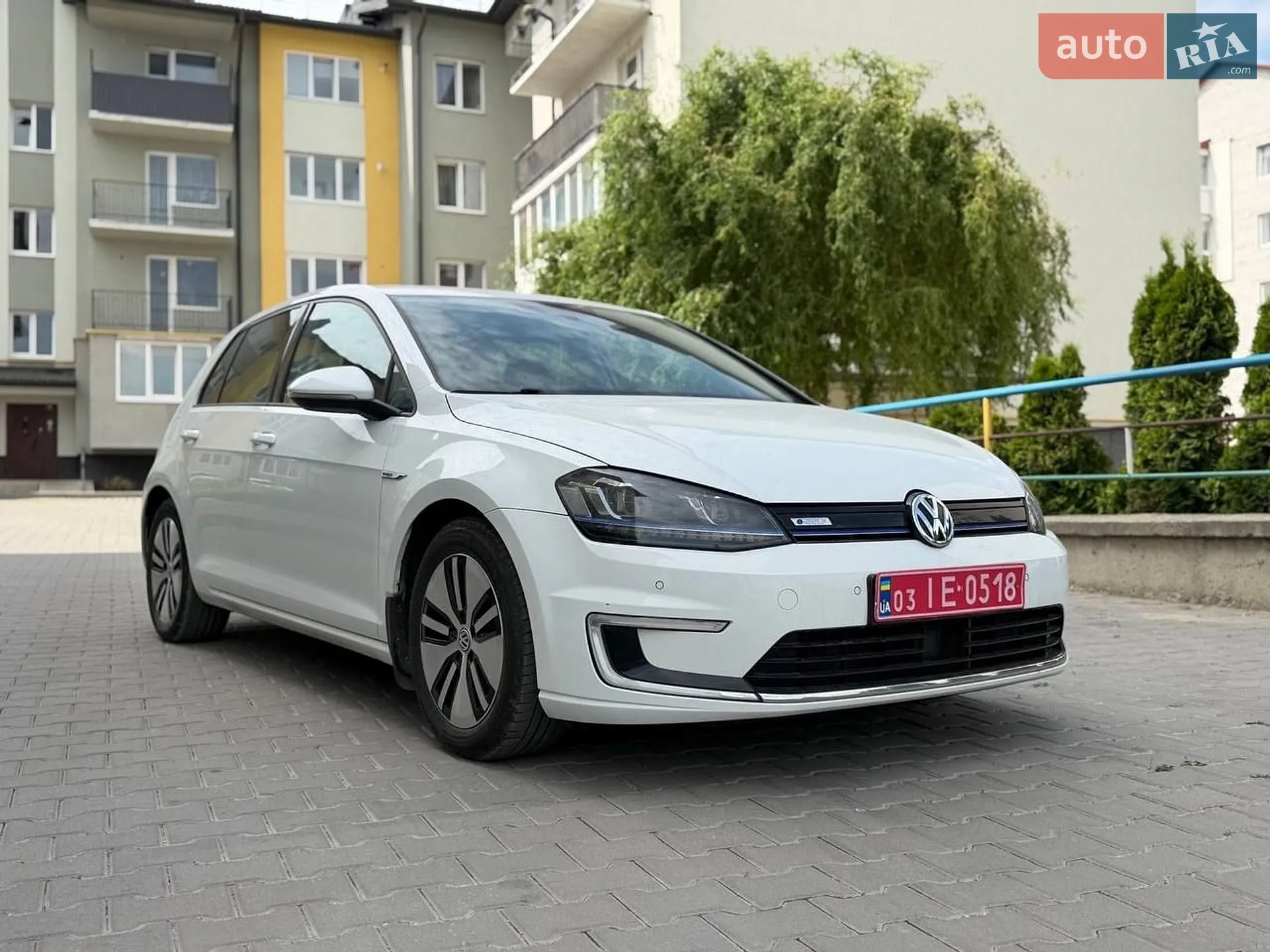 Volkswagen e-Golf, 2015