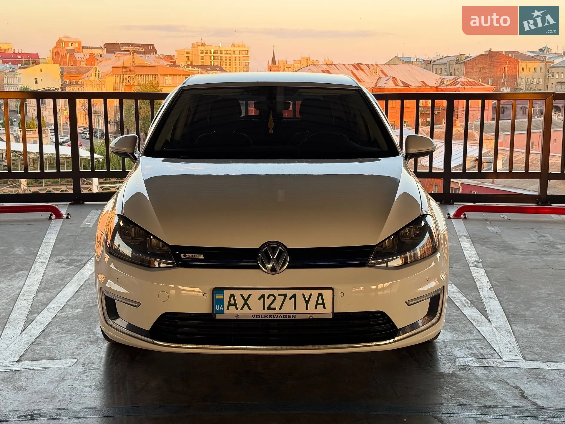 Volkswagen e-Golf, 2015