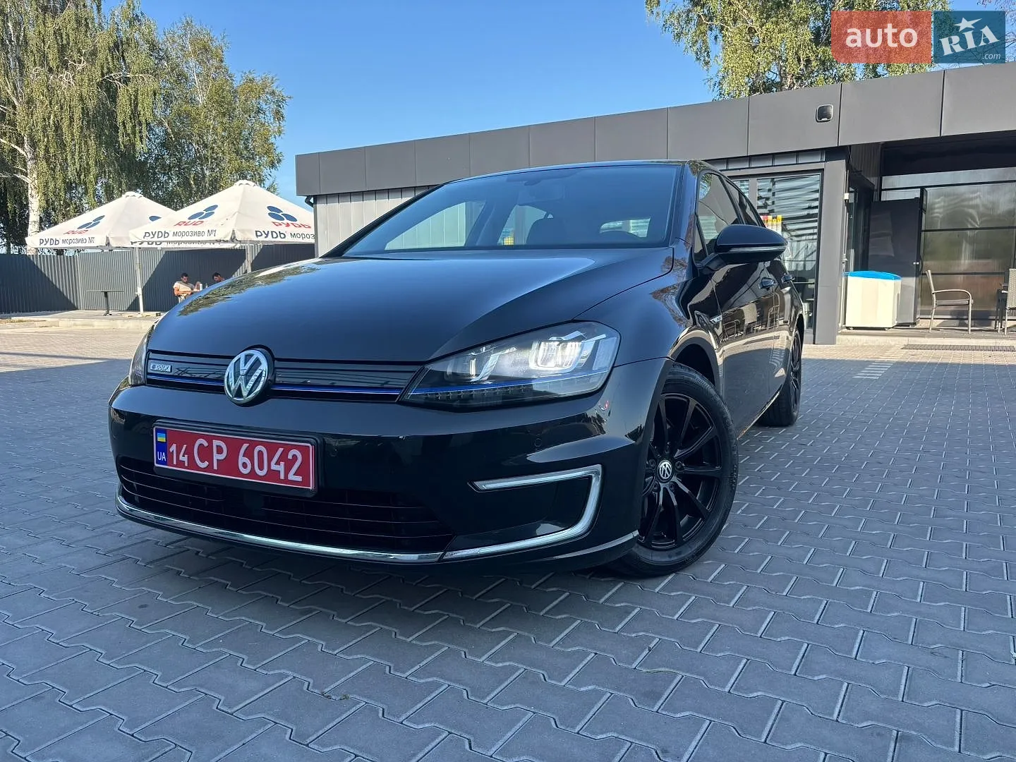 Volkswagen e-Golf, 2015