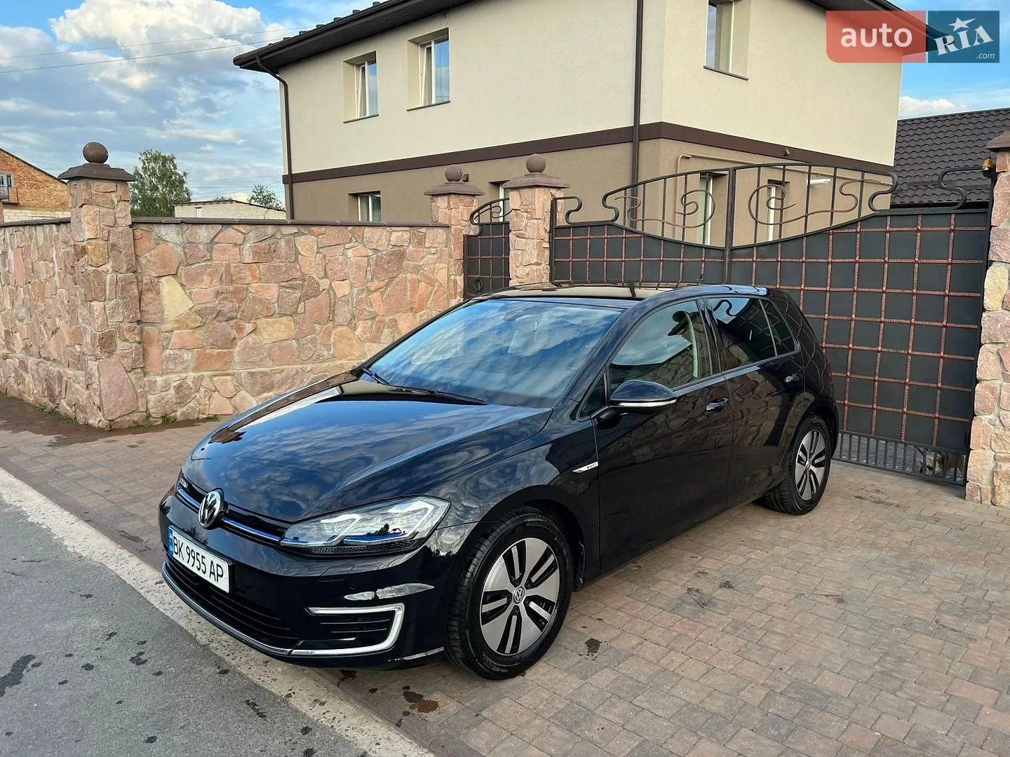 Volkswagen e-Golf, 2019