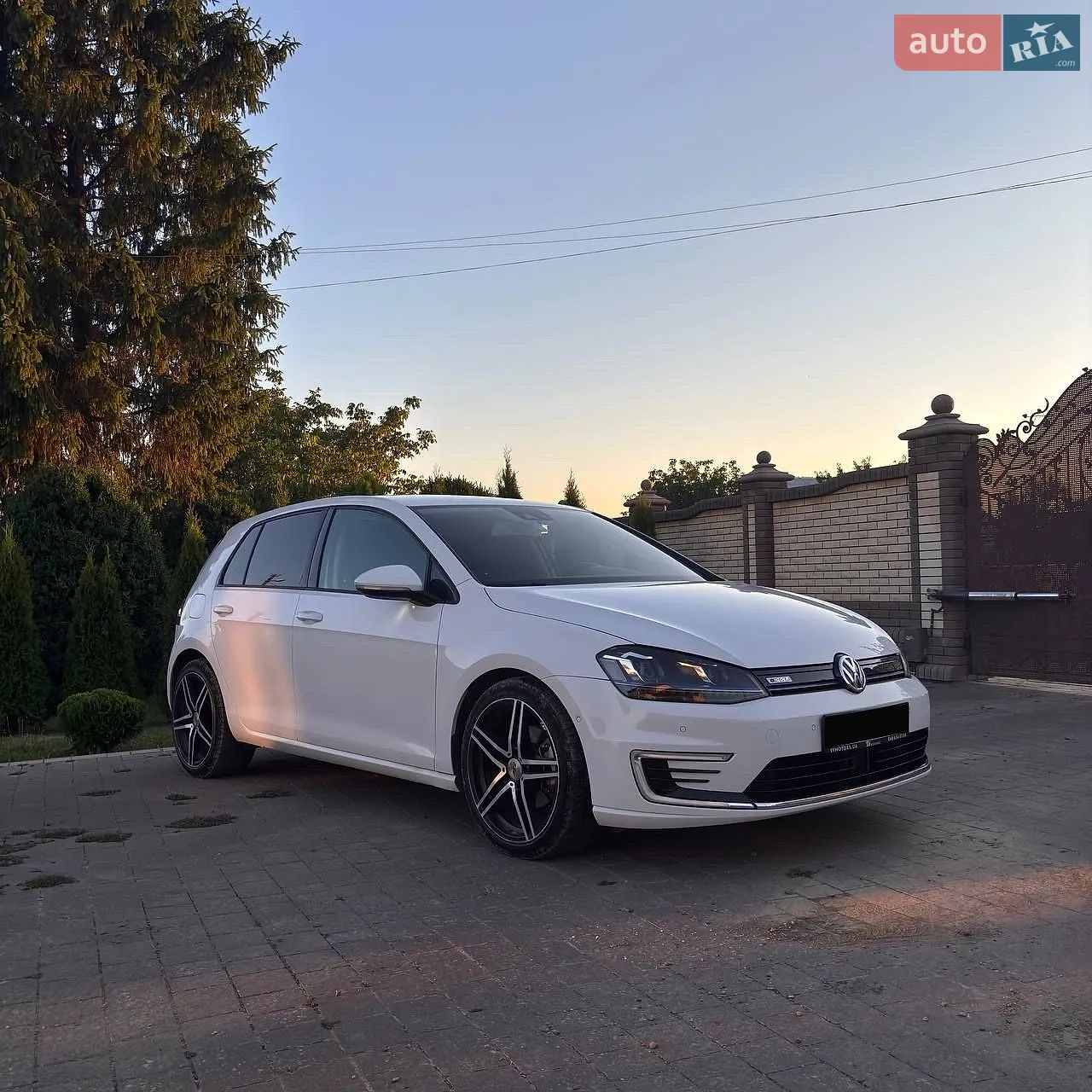 Volkswagen e-Golf, 2014