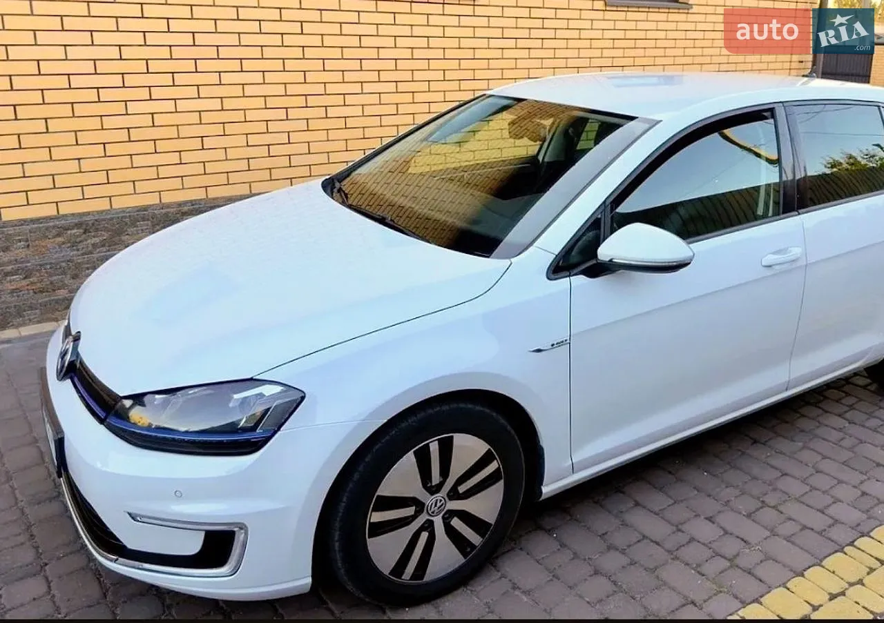 Volkswagen e-Golf, 2014
