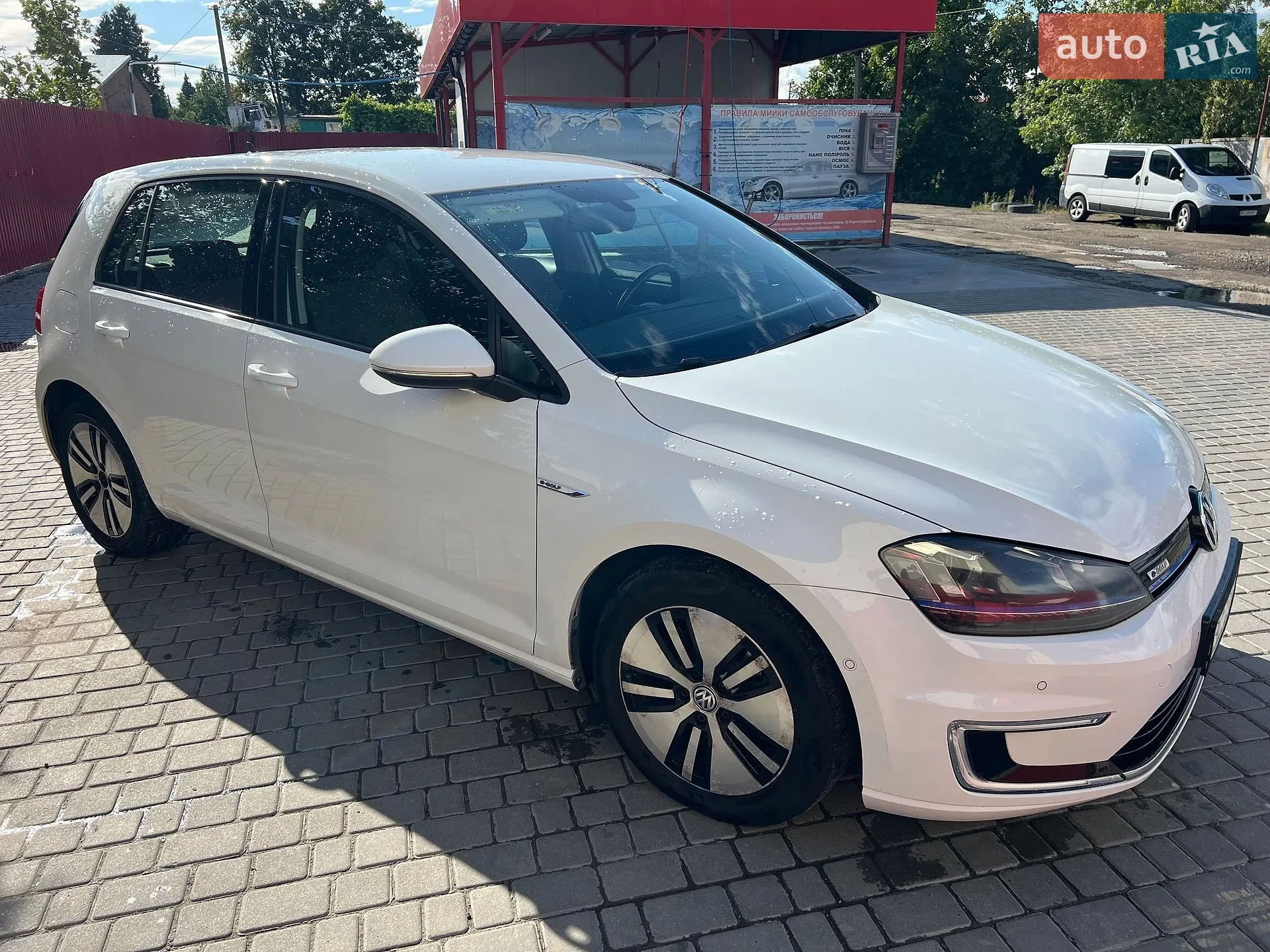 Volkswagen e-Golf, 2014