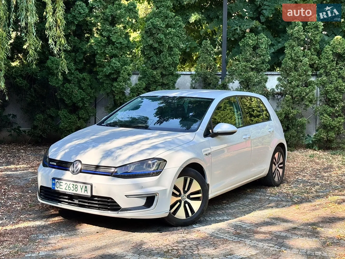 Volkswagen e-Golf, 2015