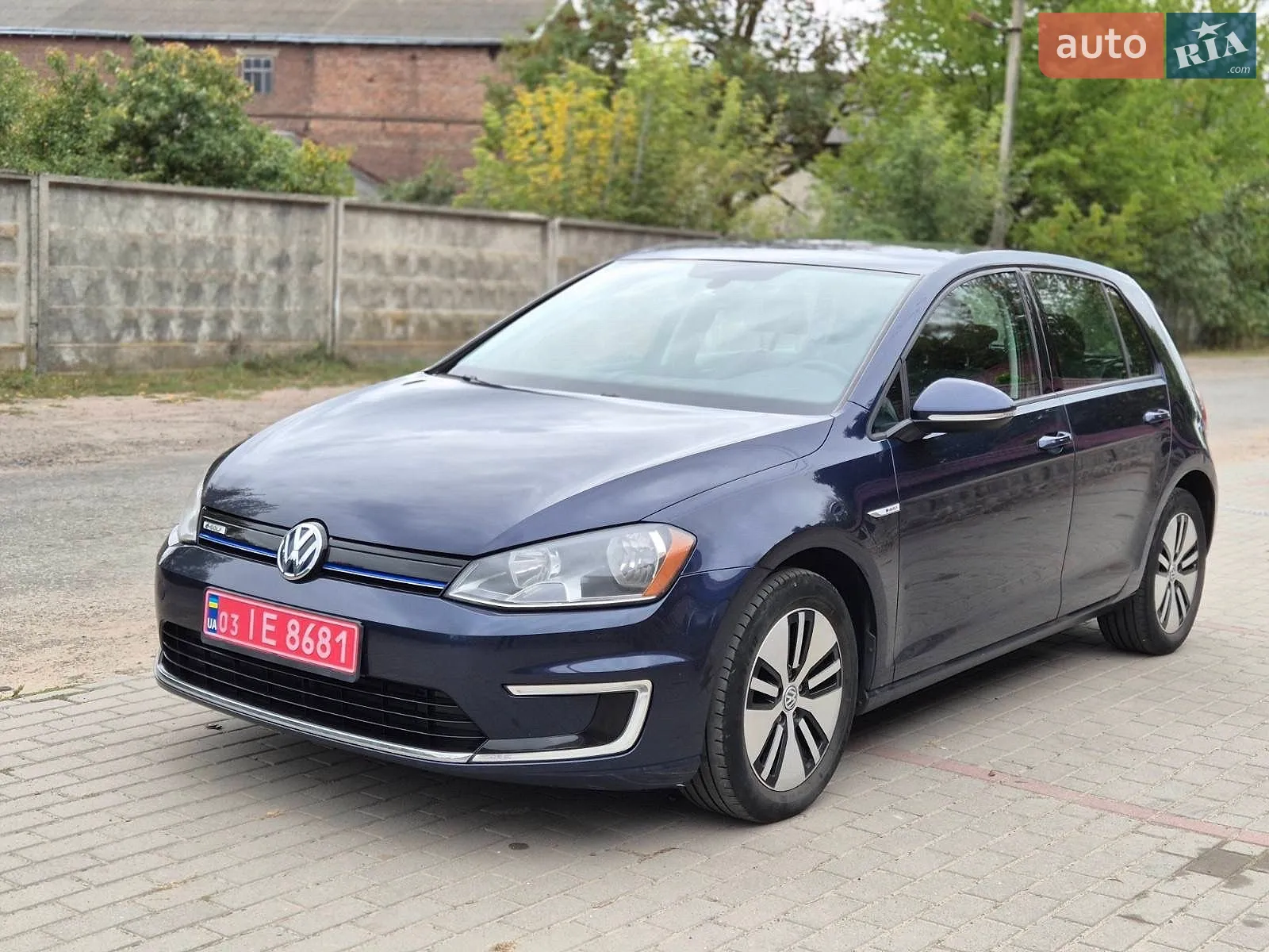 Volkswagen e-Golf, 2015