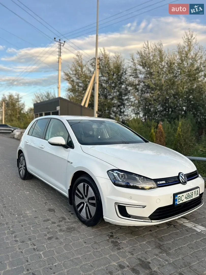 Volkswagen e-Golf, 2015