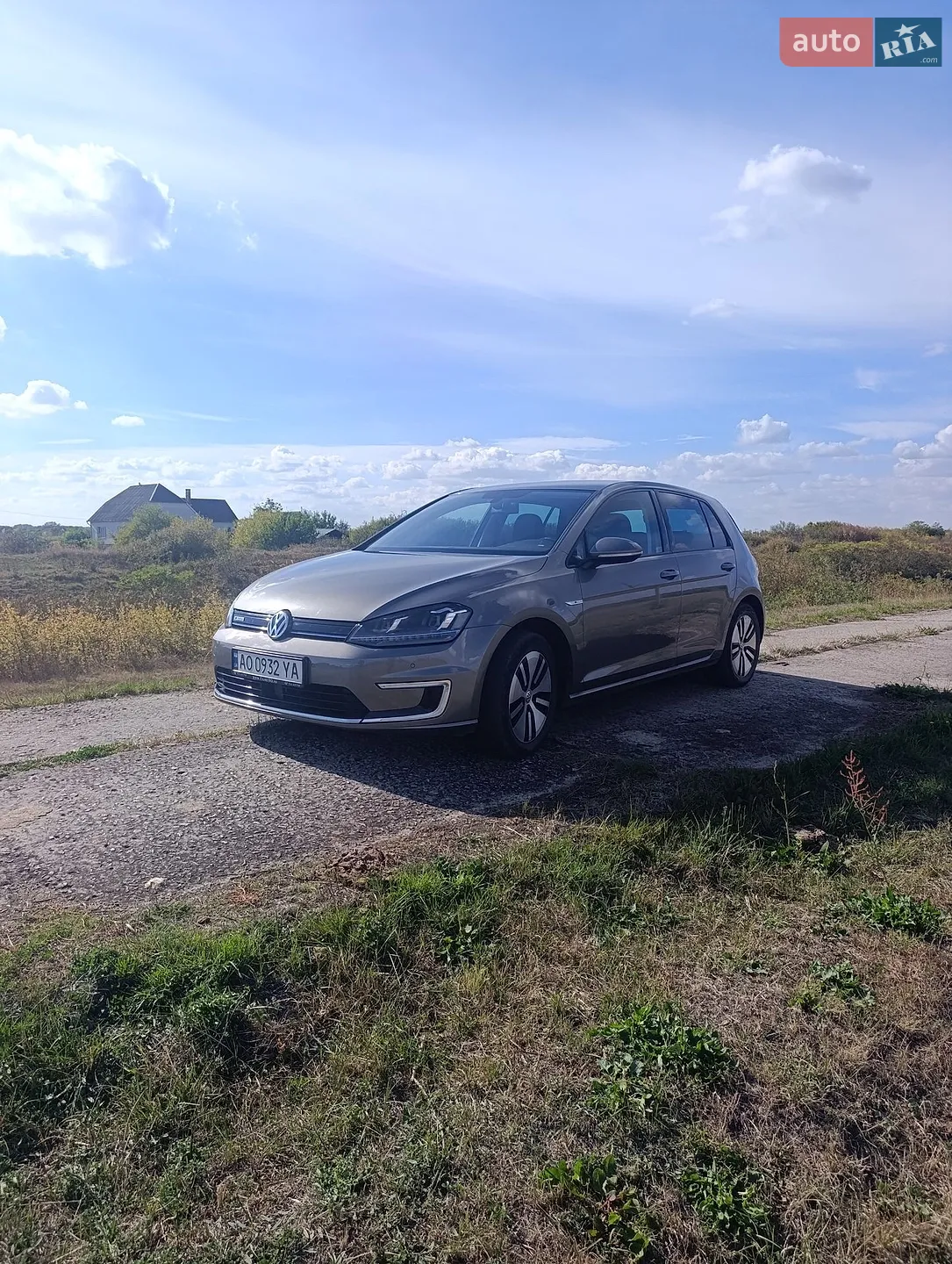 Volkswagen e-Golf, 2015