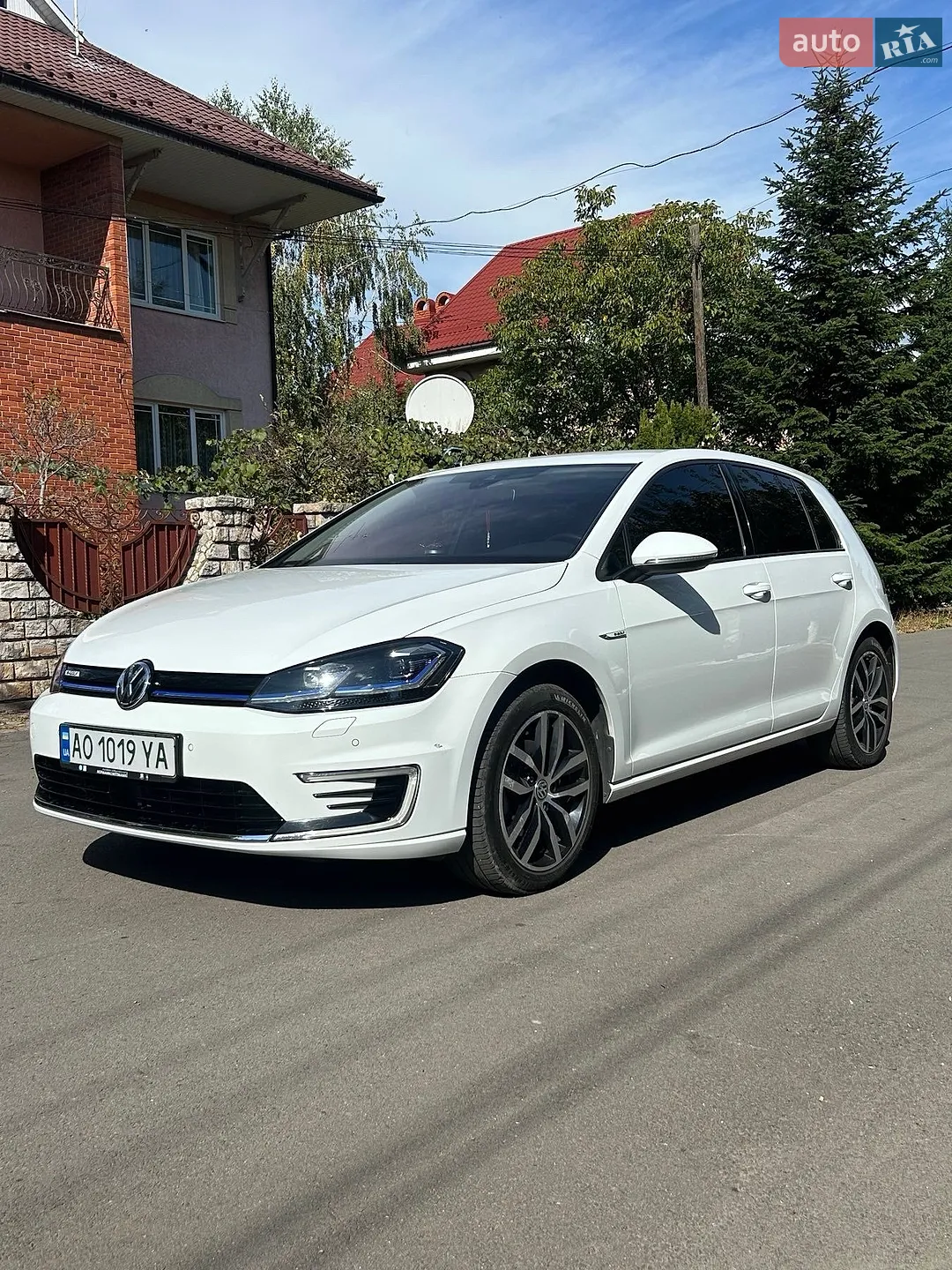 Volkswagen e-Golf, 2019