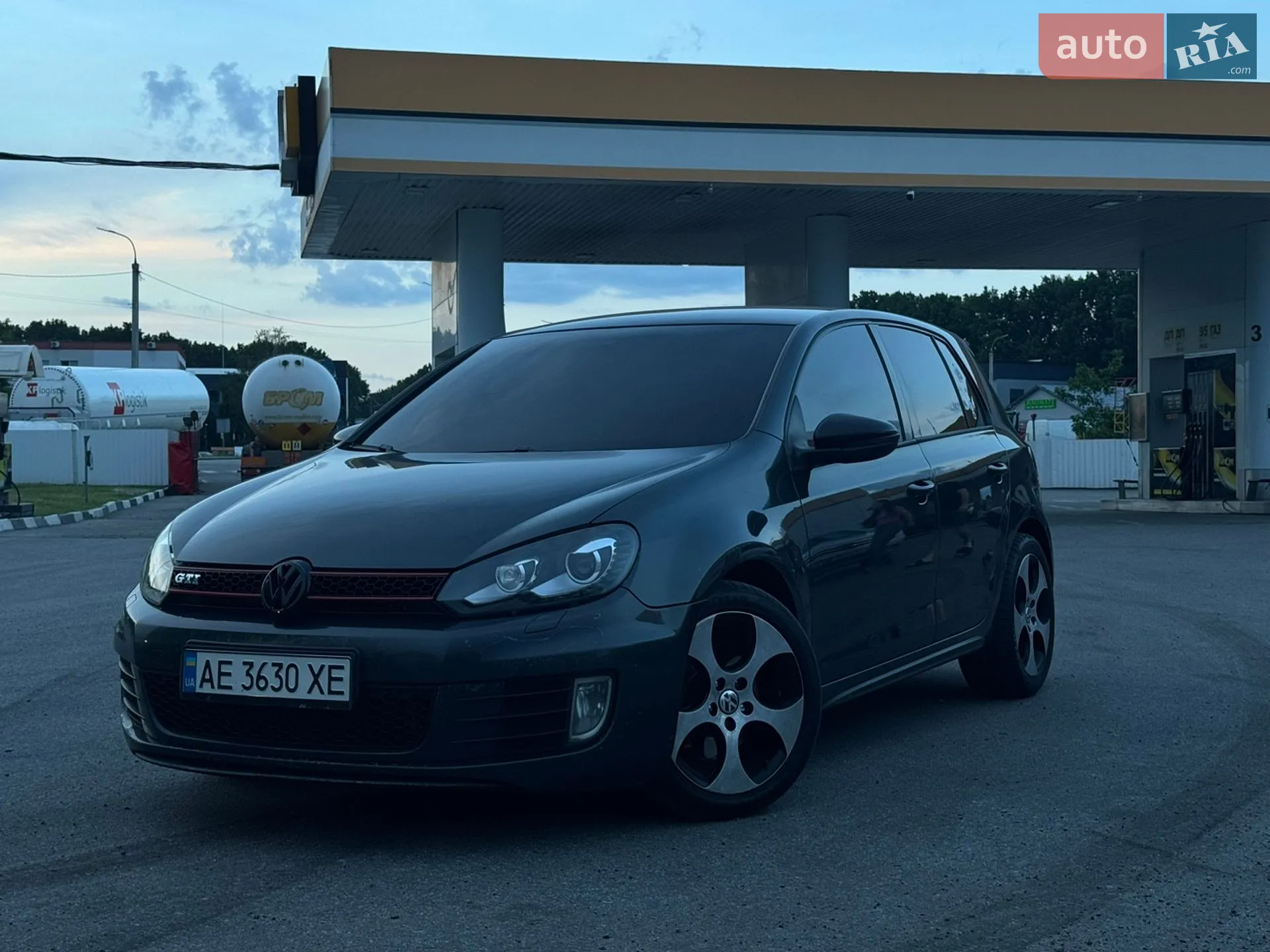 Volkswagen Golf GTI, 2011