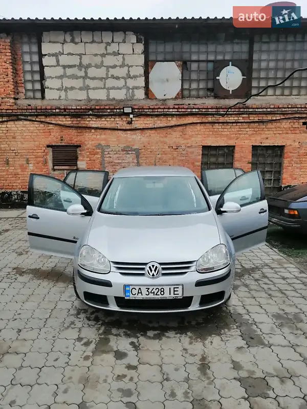 Volkswagen Golf, 2004