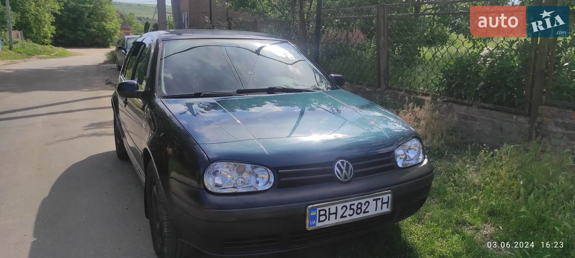 Volkswagen Golf, 2001