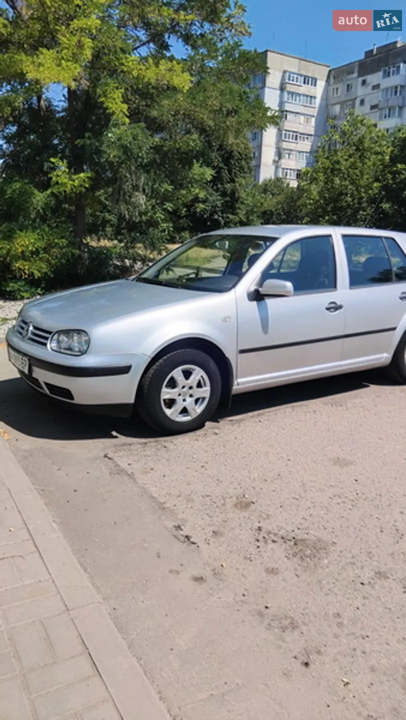 Volkswagen Golf, 2002