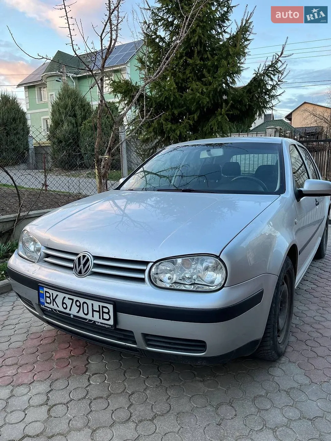Volkswagen Golf, 2001