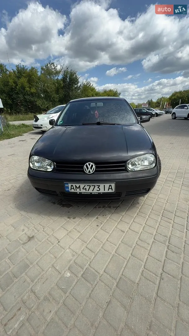 Volkswagen Golf, 2001