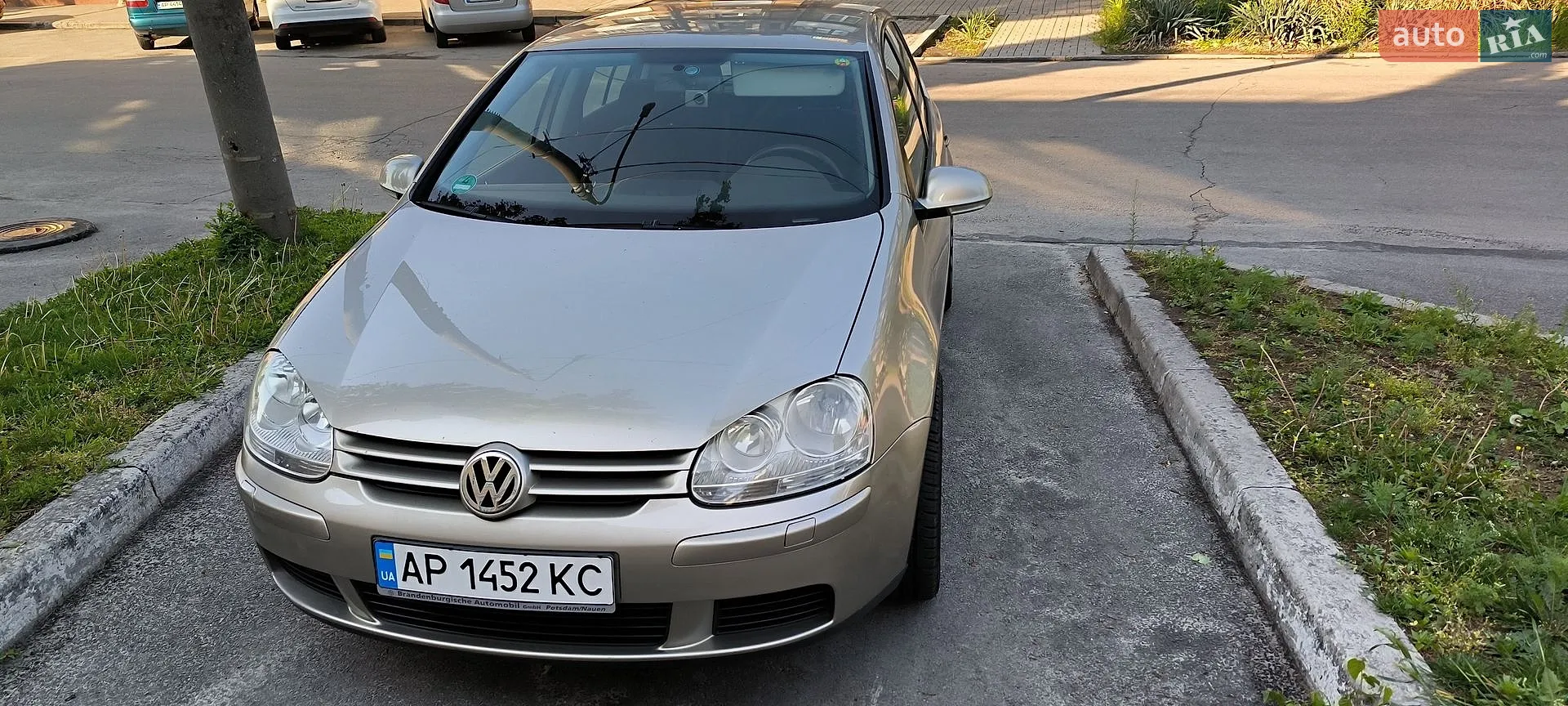 Volkswagen Golf, 2004